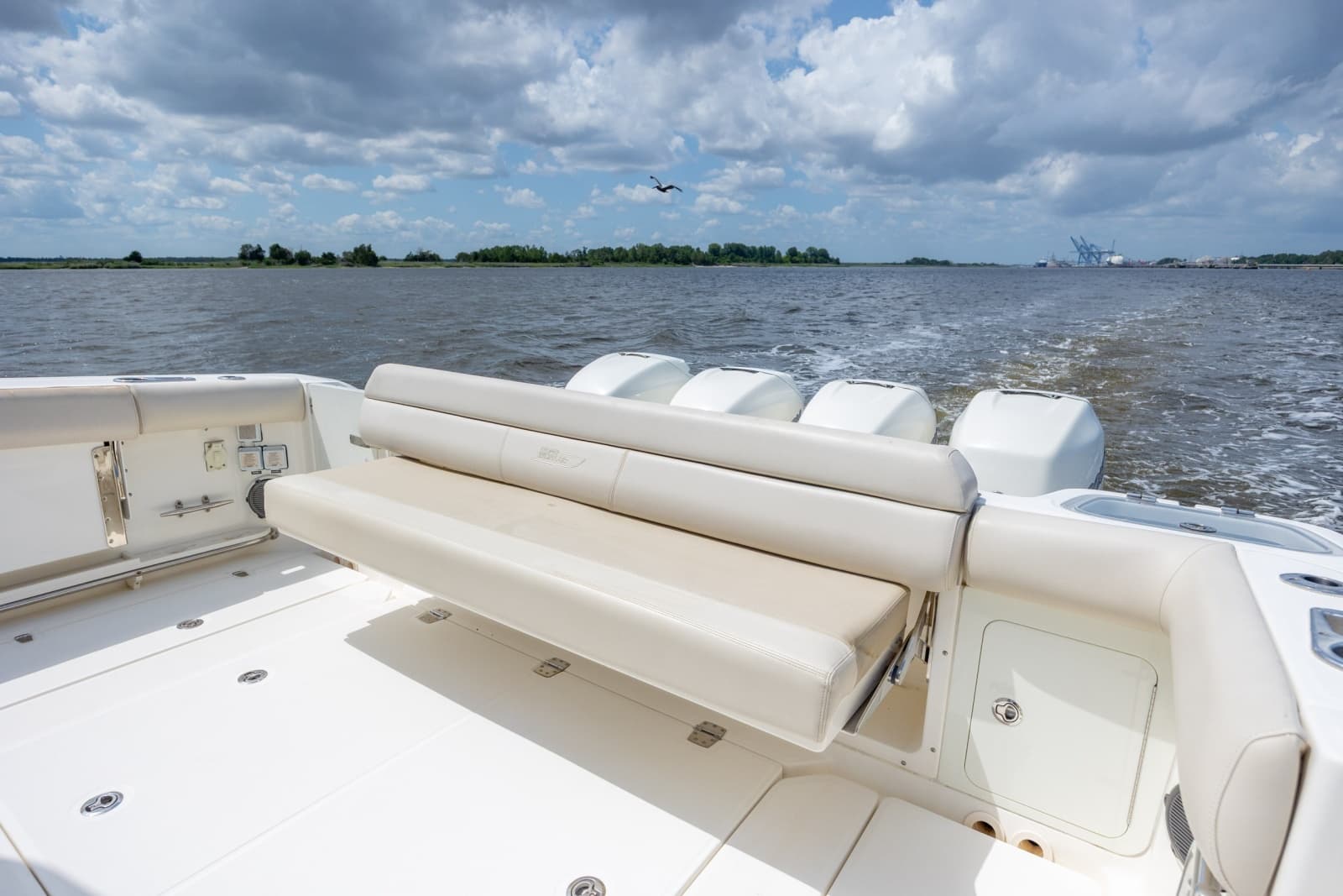 2017 Boston Whaler 420 Outrage