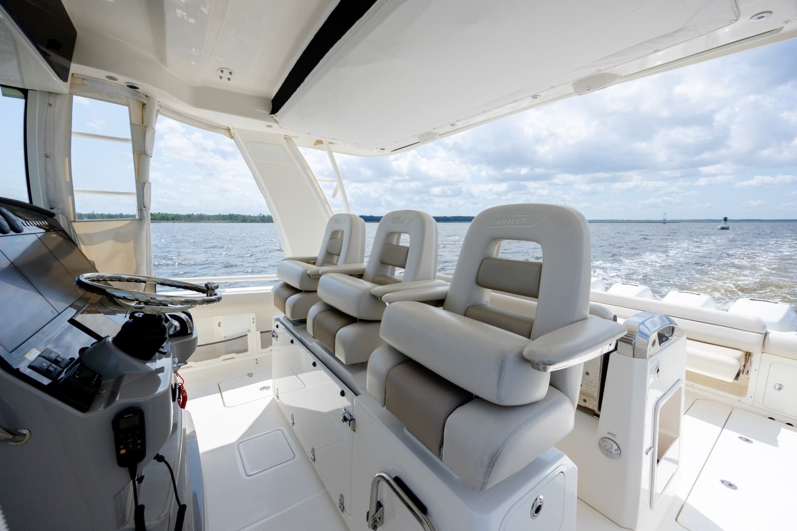 2017 Boston Whaler 420 Outrage