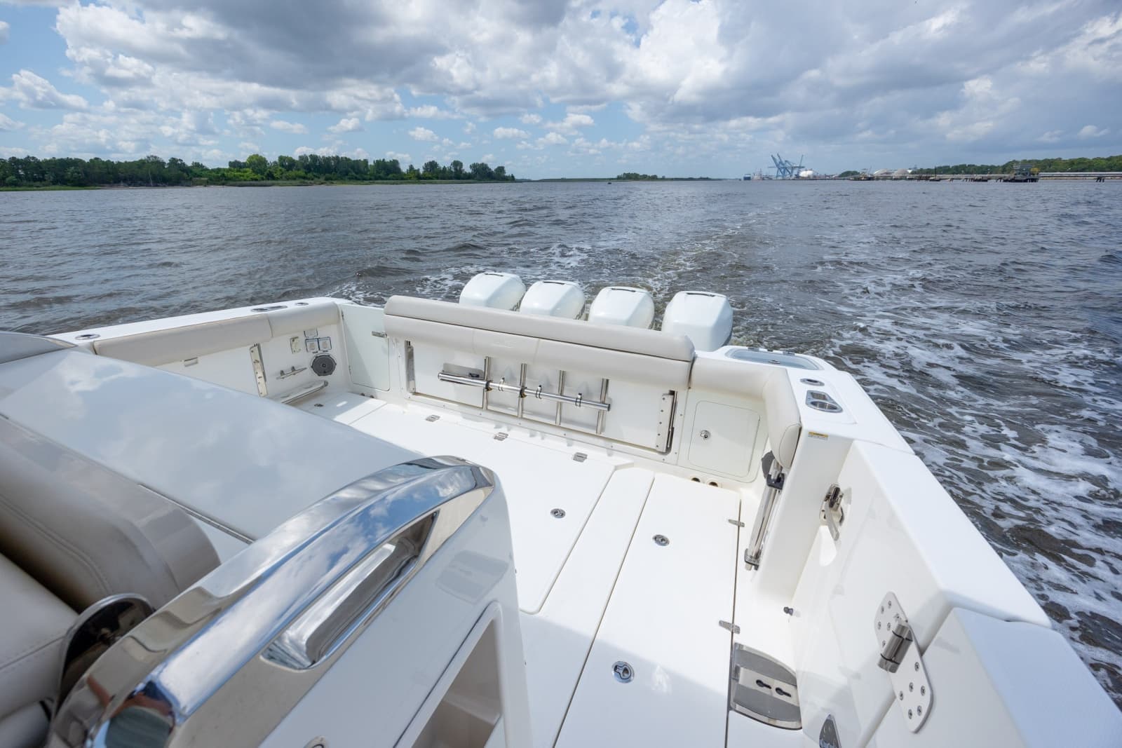 2017 Boston Whaler 420 Outrage