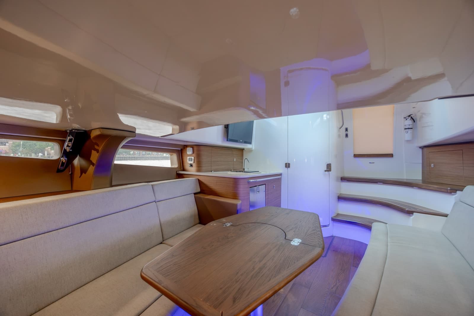 2017 Boston Whaler 420 Outrage