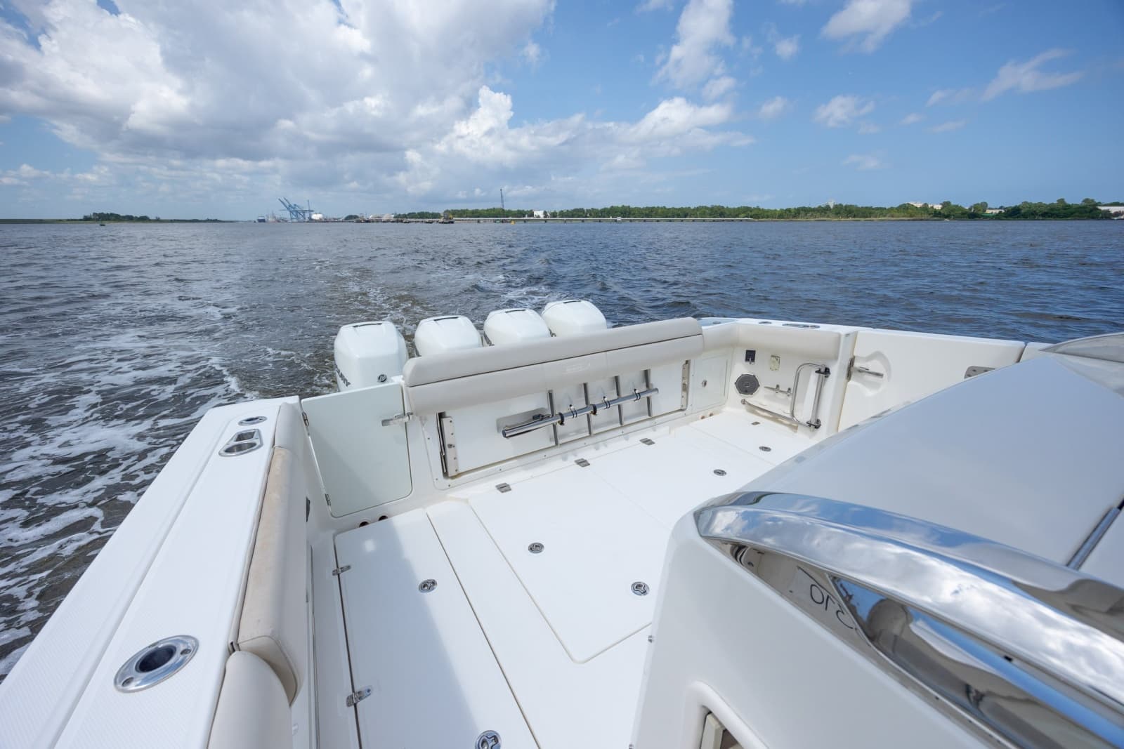 2017 Boston Whaler 420 Outrage