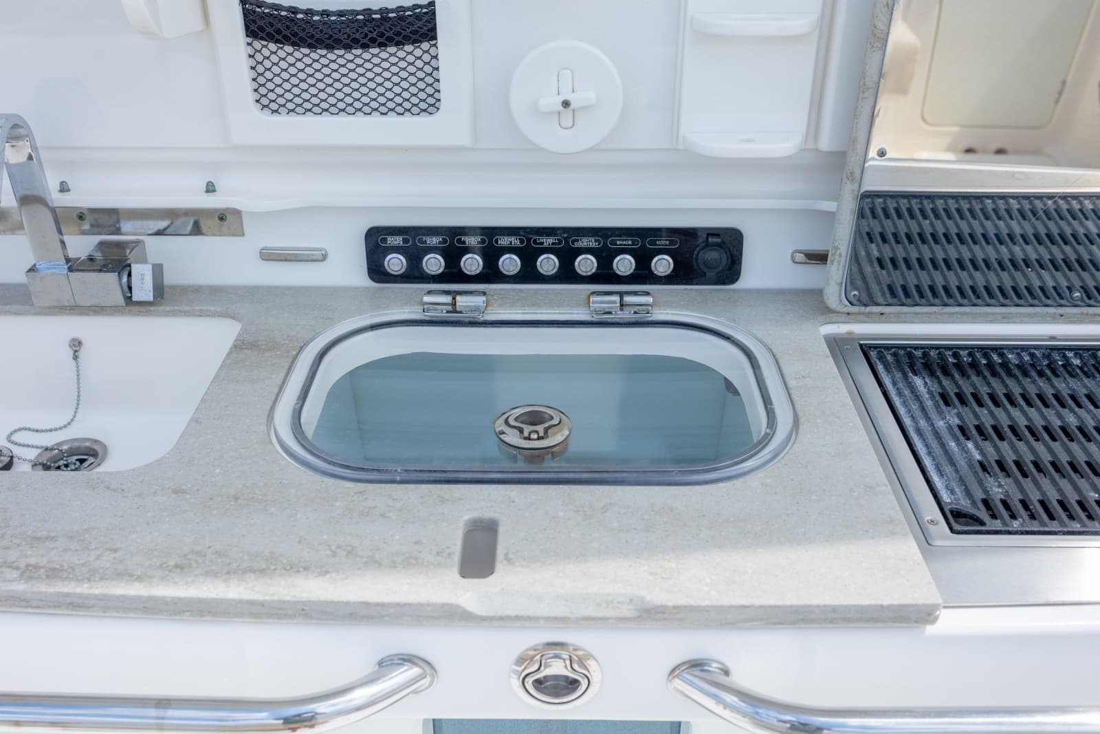 2017 Boston Whaler 420 Outrage