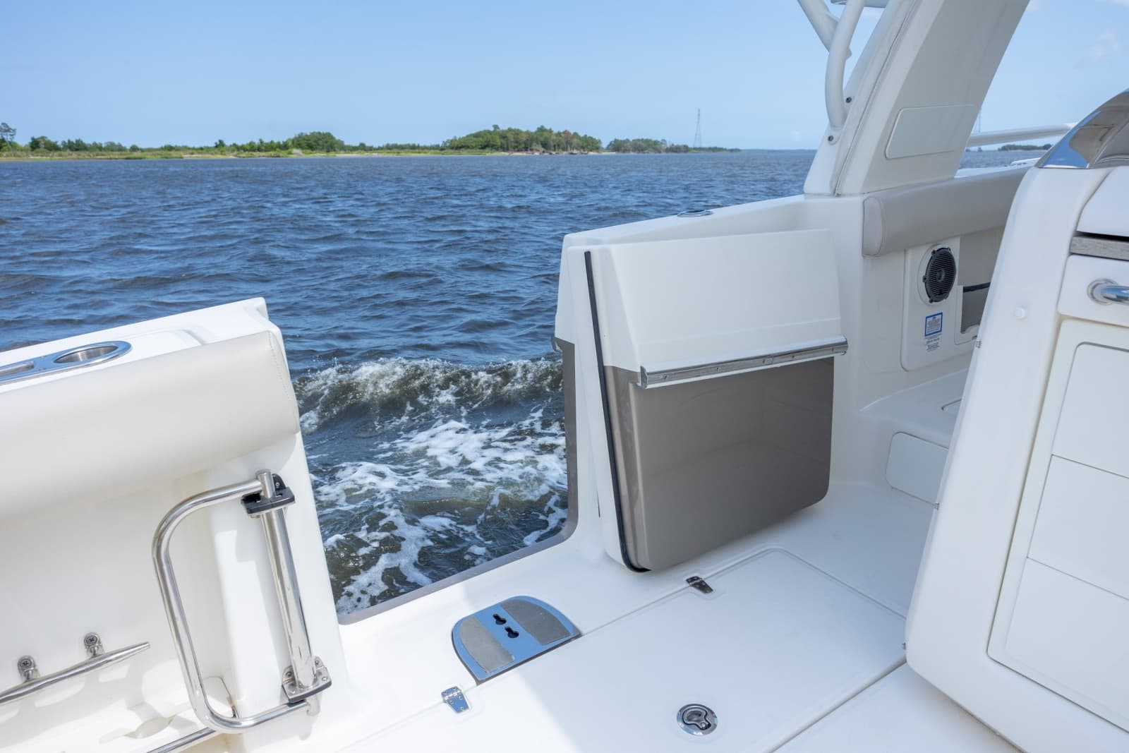2017 Boston Whaler 420 Outrage