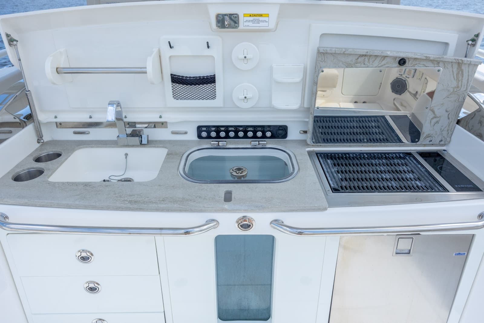 2017 Boston Whaler 420 Outrage