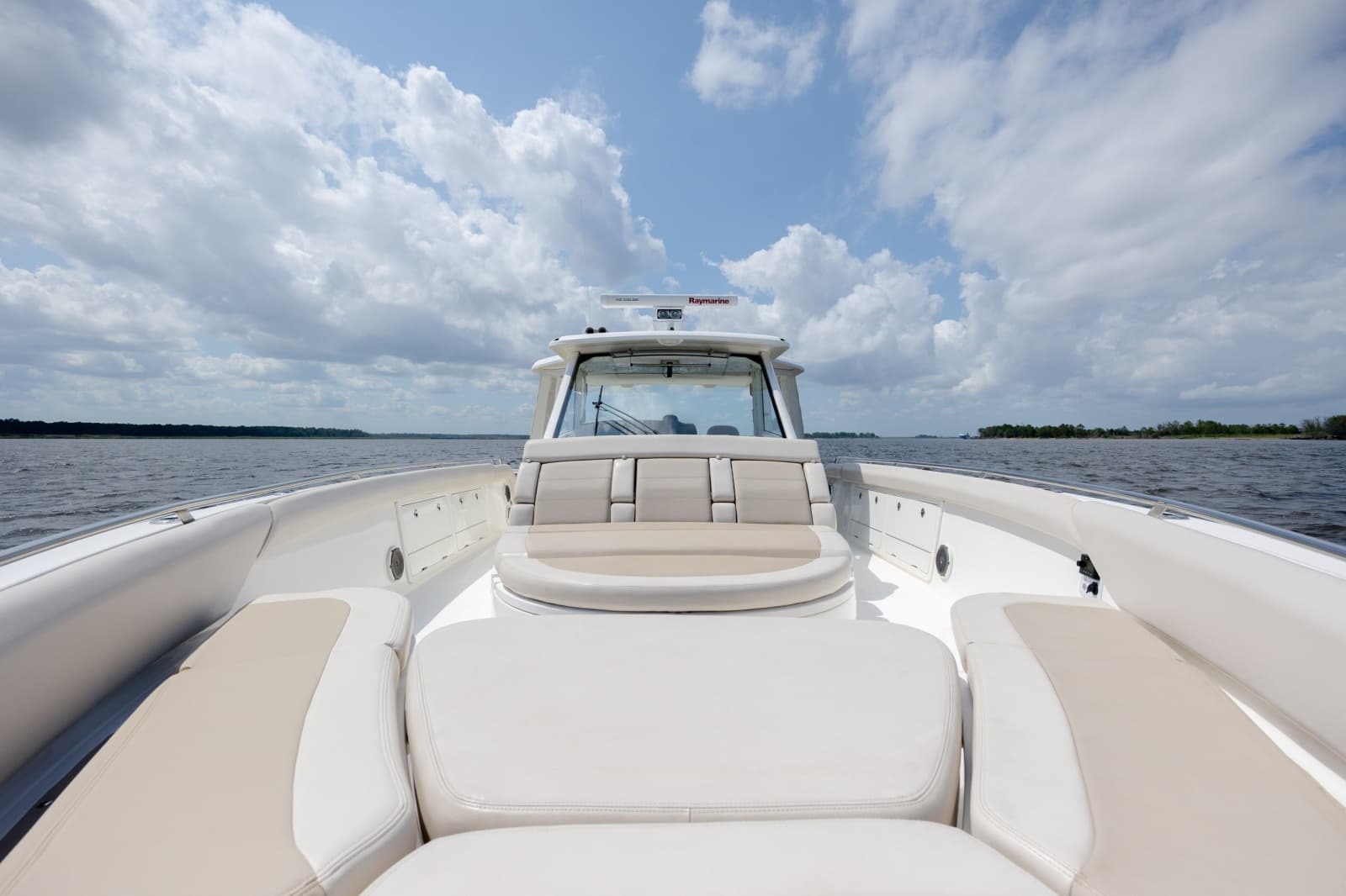 2017 Boston Whaler 420 Outrage