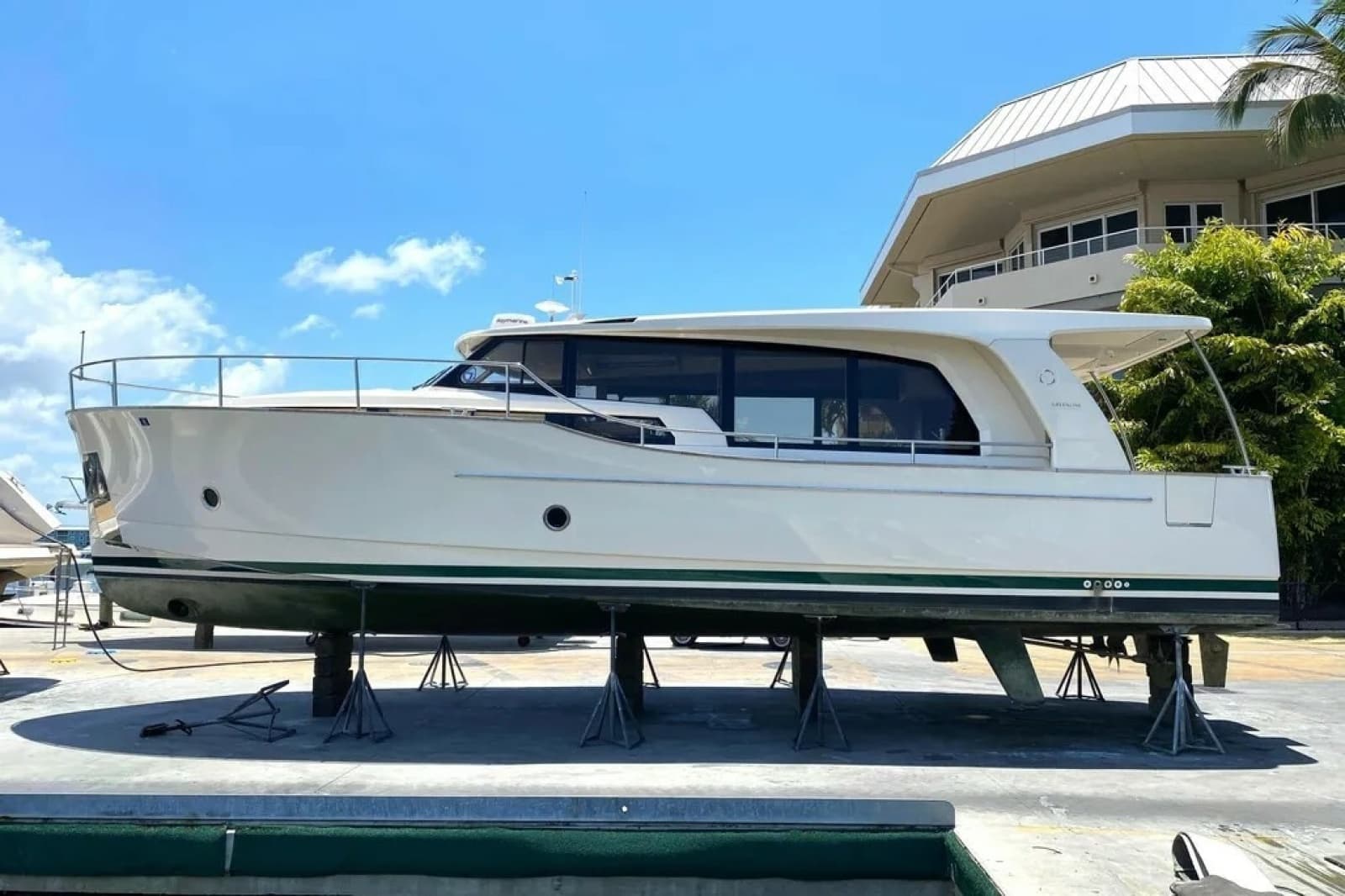 2019 Greenline 40 Hybrid