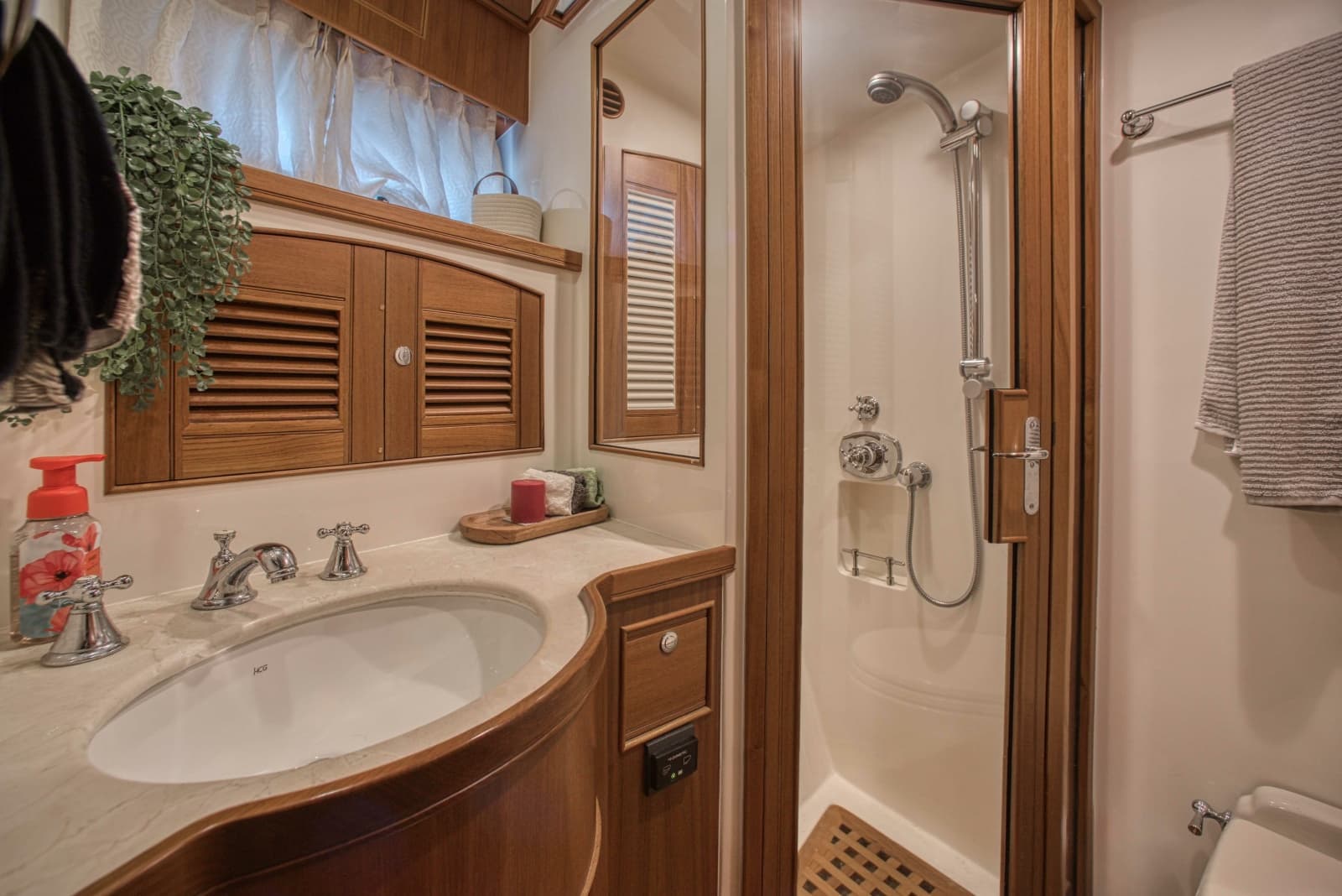 2016 Marlow Explorer 58E