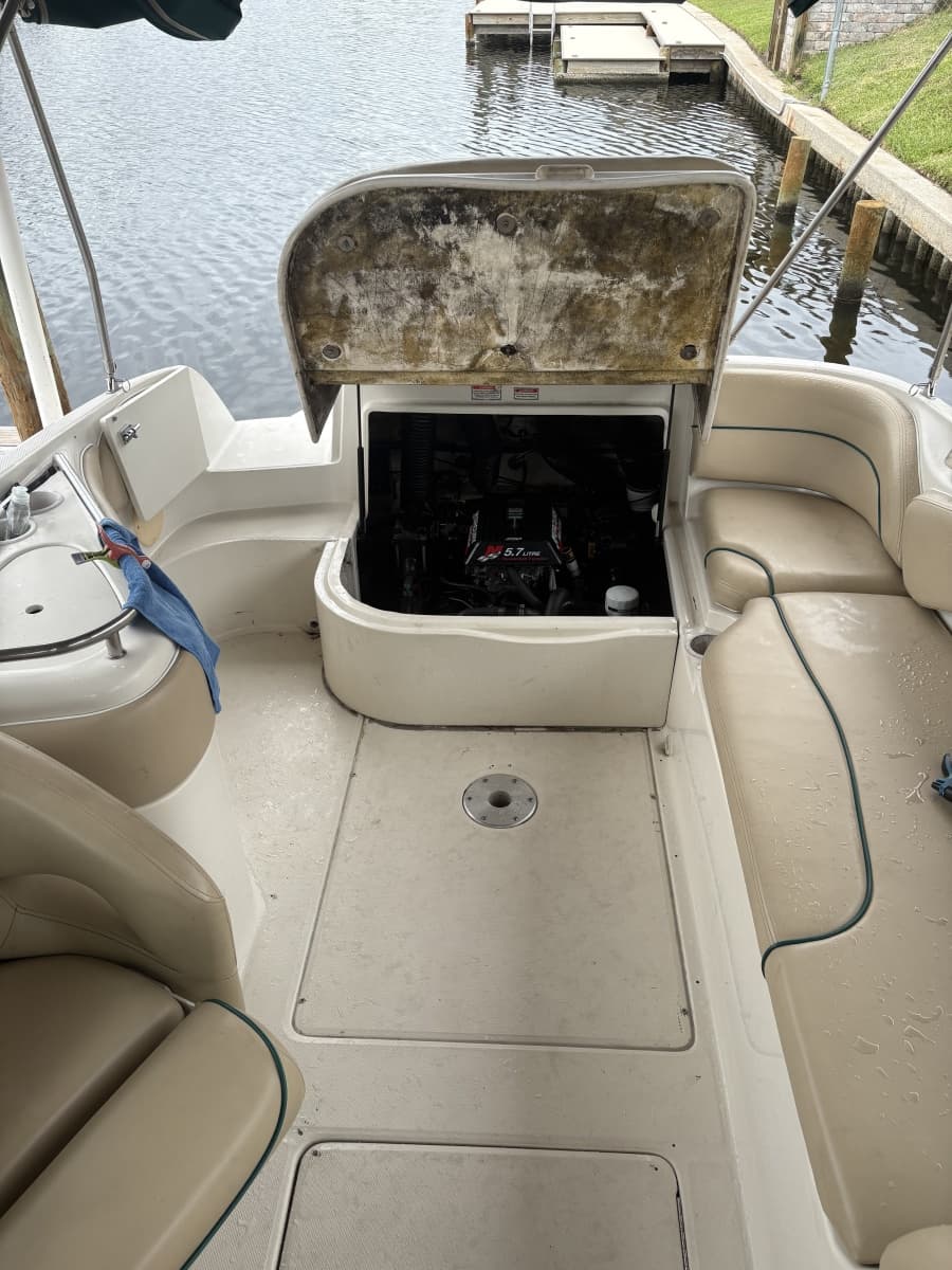 2001 Sea Ray 240 Sundeck
