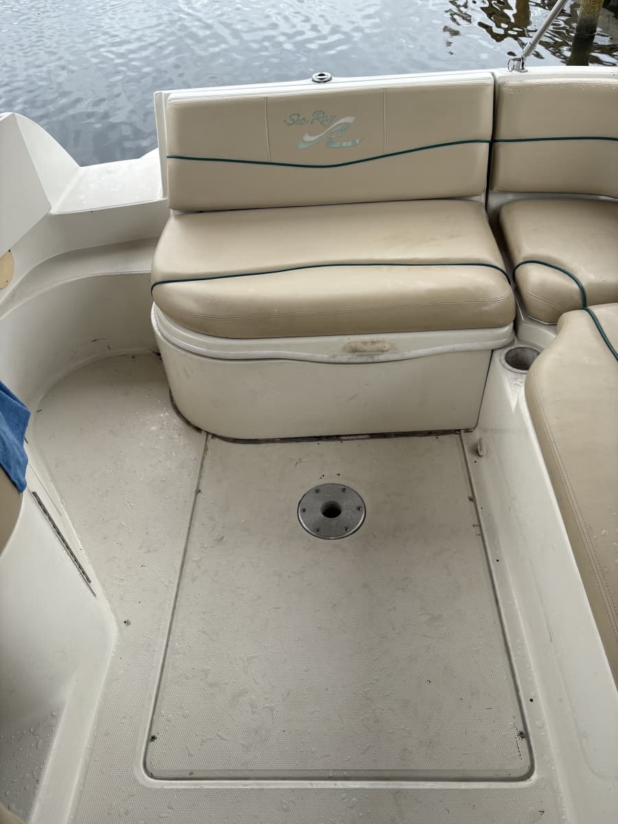 2001 Sea Ray 240 Sundeck