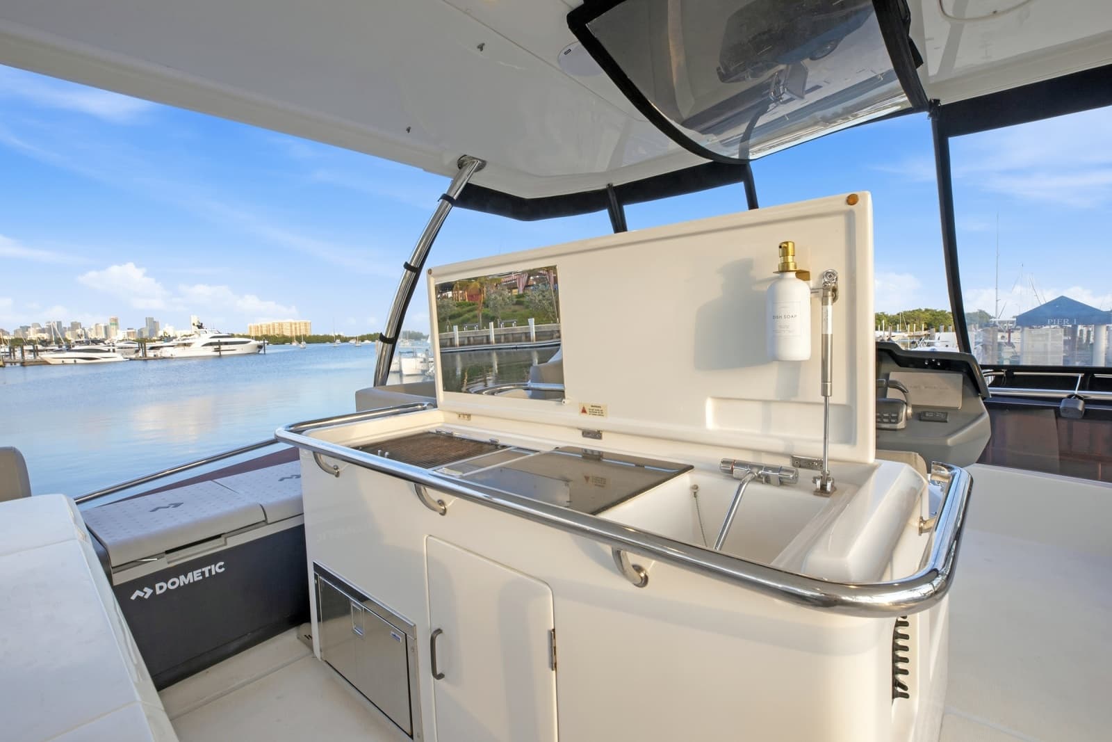 2021 Aquila 44 PowerCat