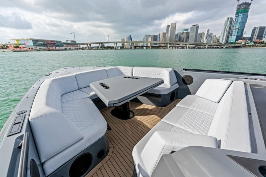 2024 Vanquish Yachts VQ55