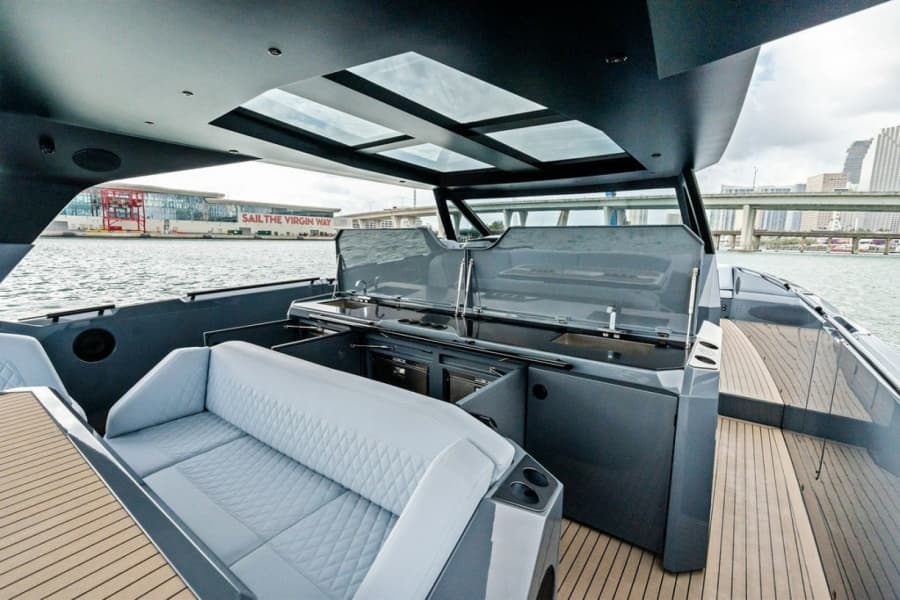 2024 Vanquish Yachts VQ55