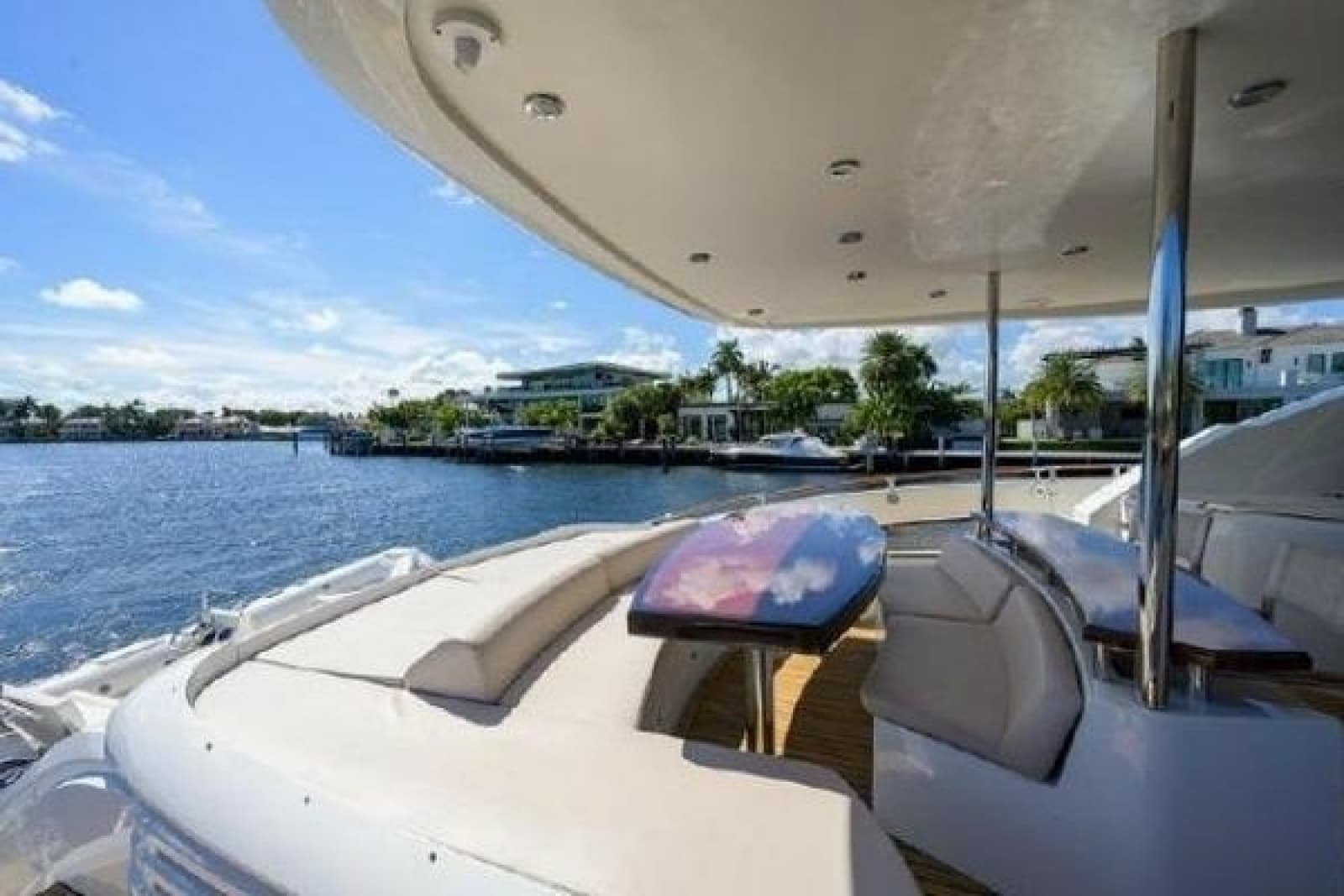 2012 Lazzara Yachts LSX 95 Flybridge