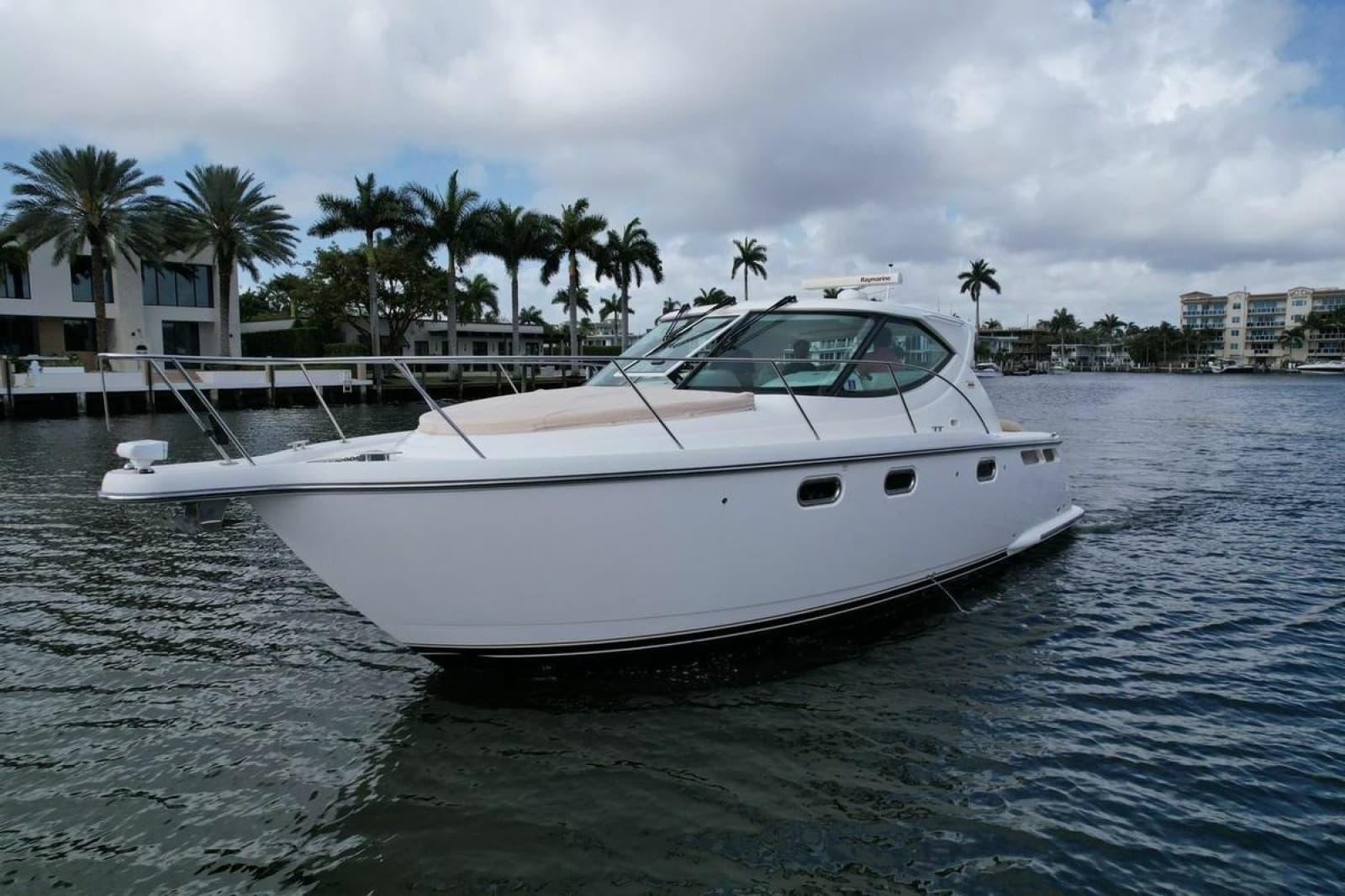 2008 Tiara Yachts 3500 Sovran