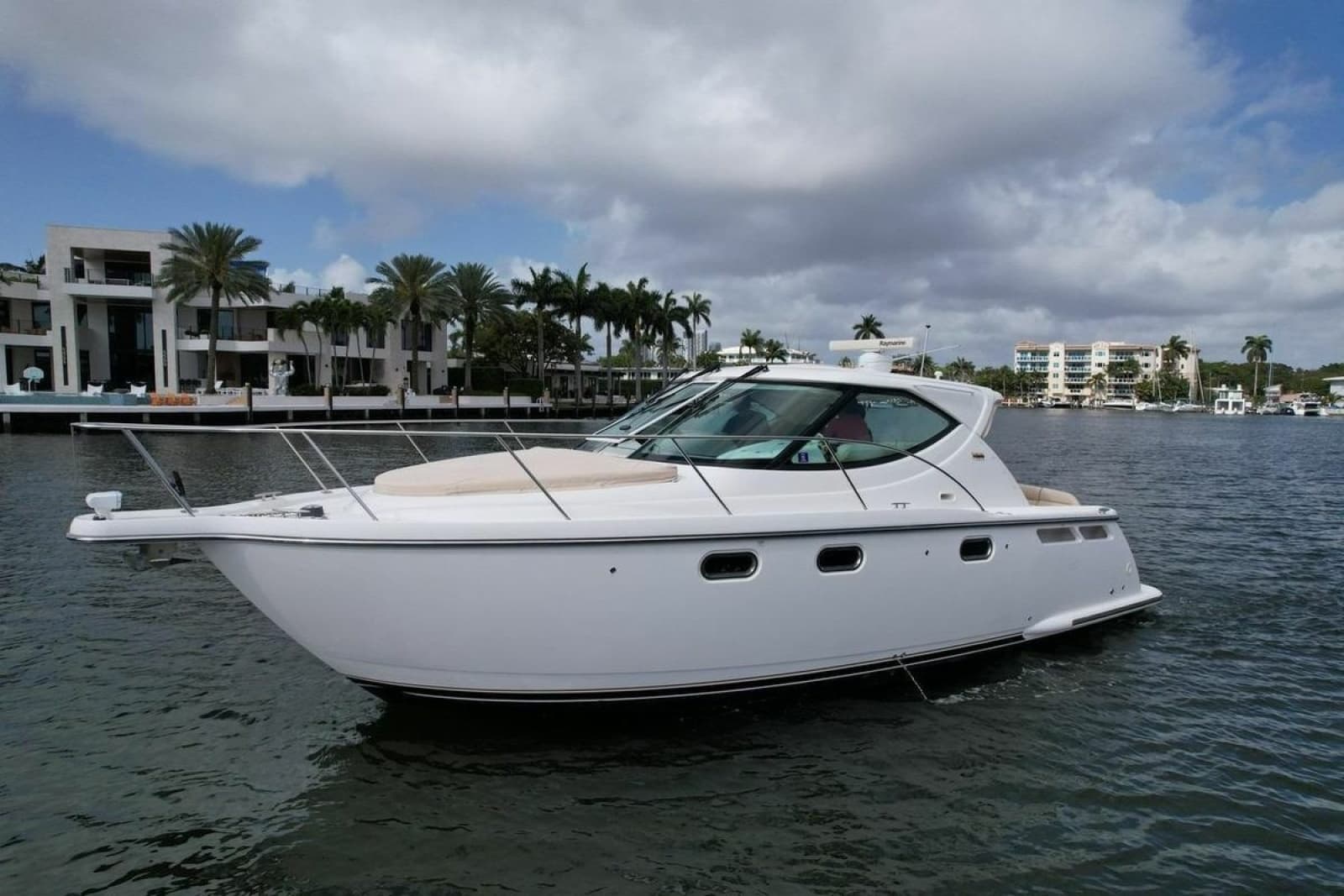 2008 Tiara Yachts 3500 Sovran
