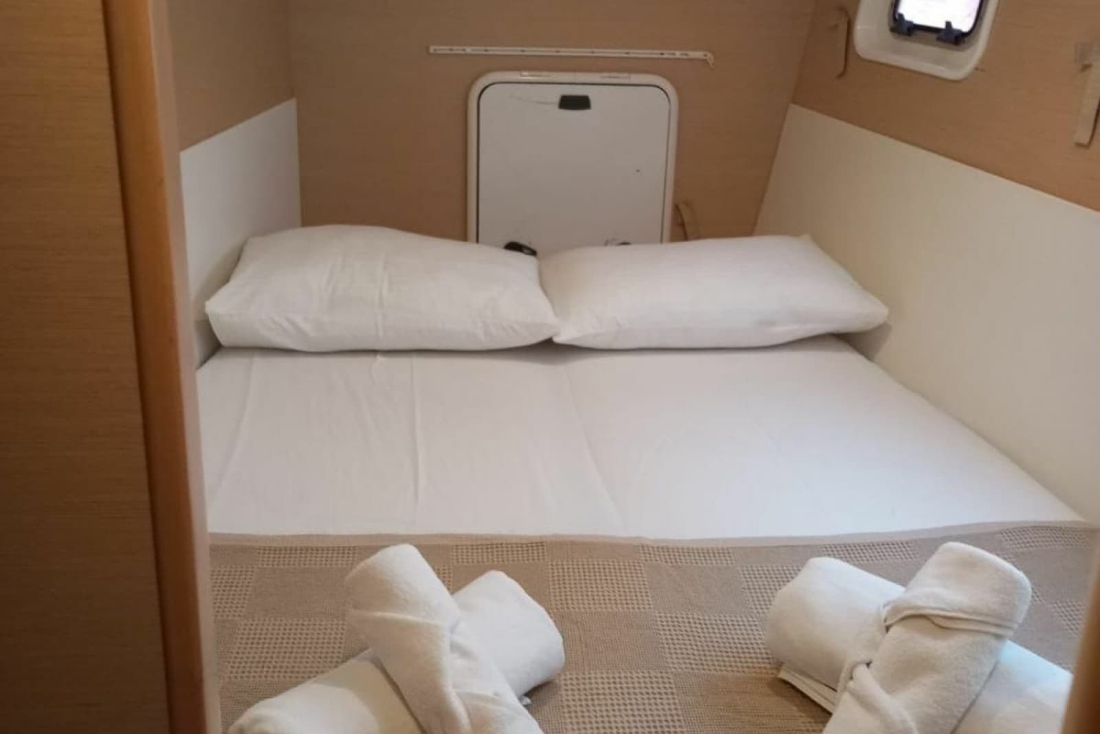 2010 Lagoon 400 S2