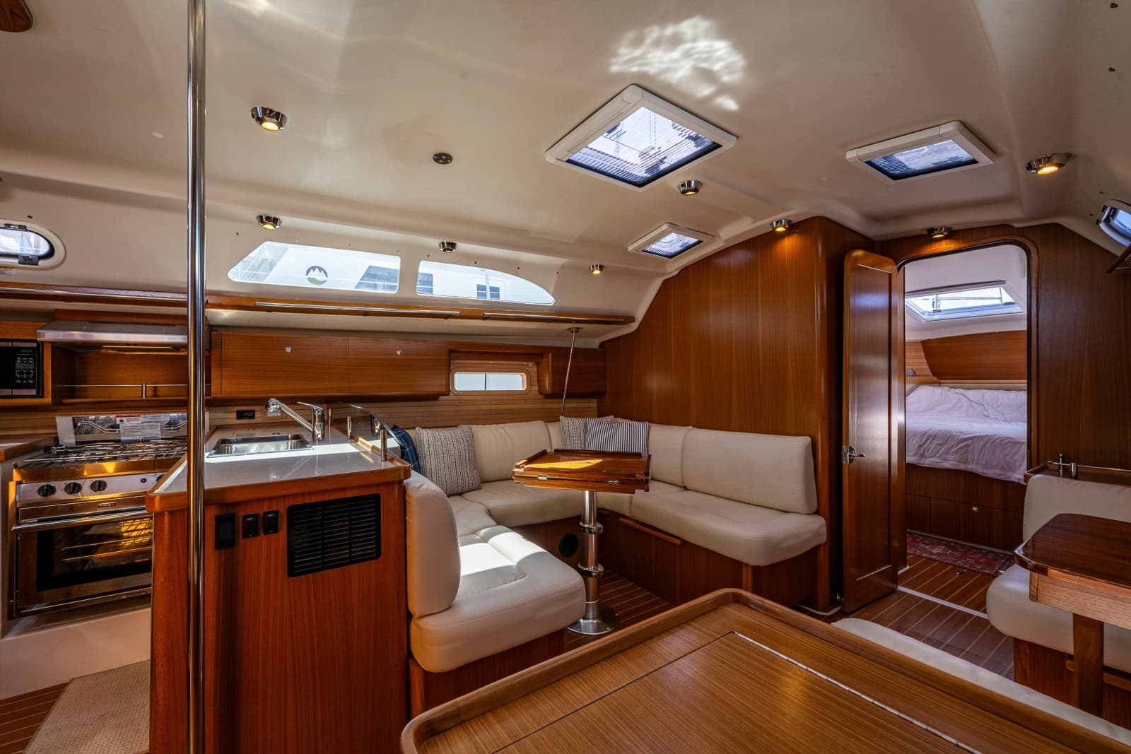 2023 Catalina 445