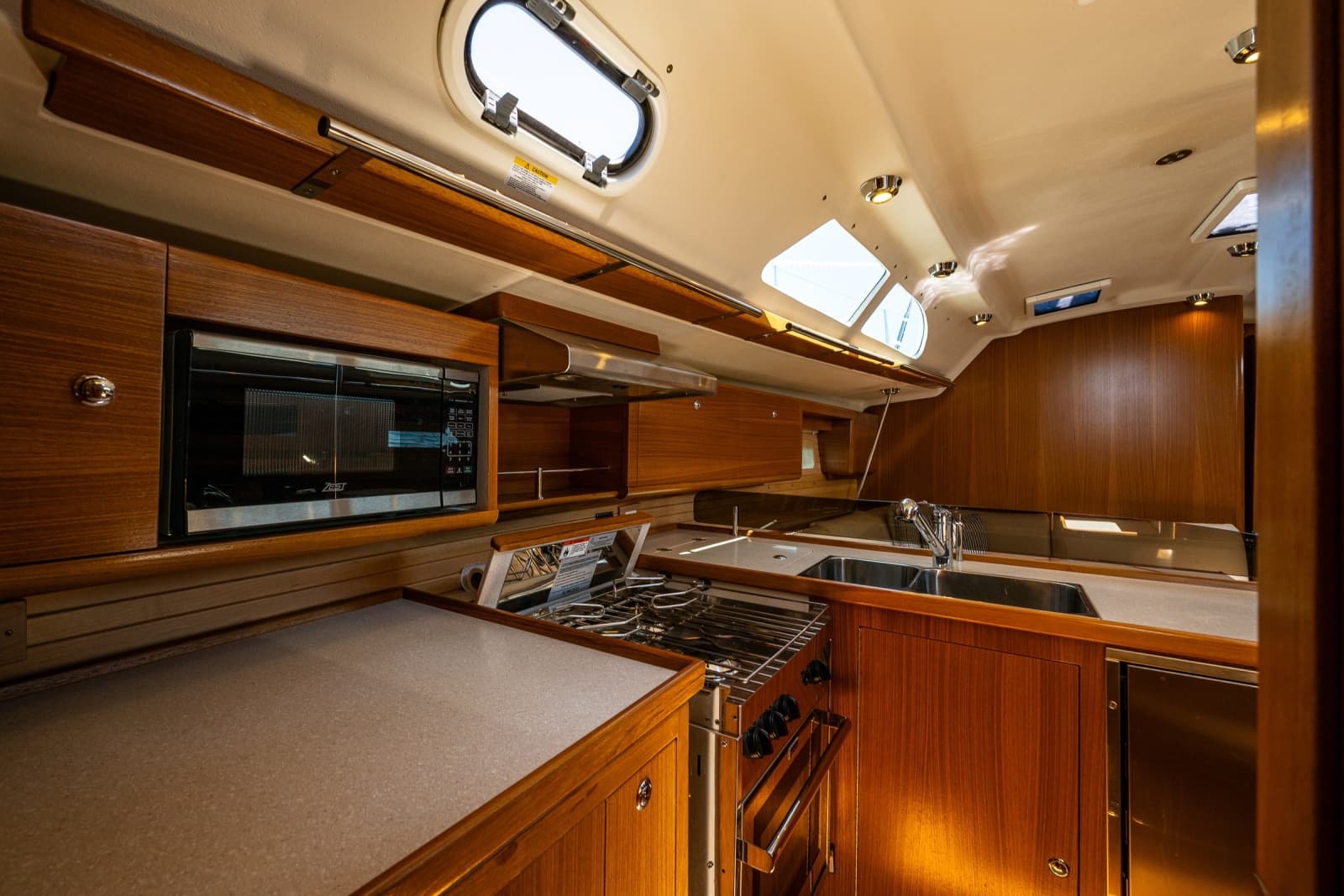 2023 Catalina 445