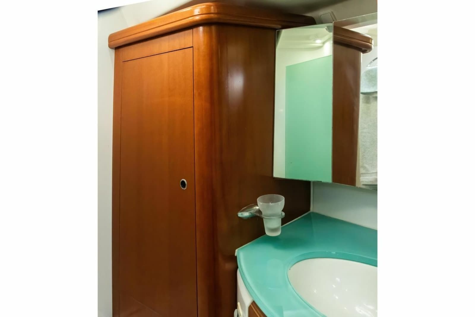 2007 Beneteau Oceanis 523