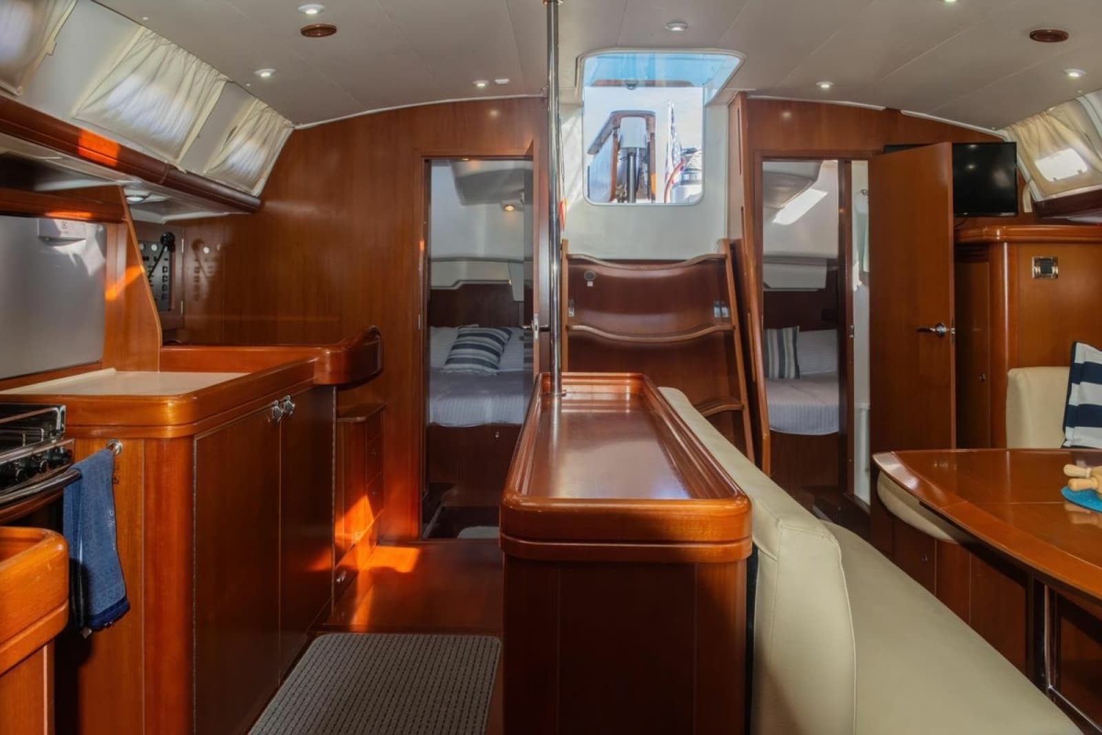 2007 Beneteau Oceanis 523