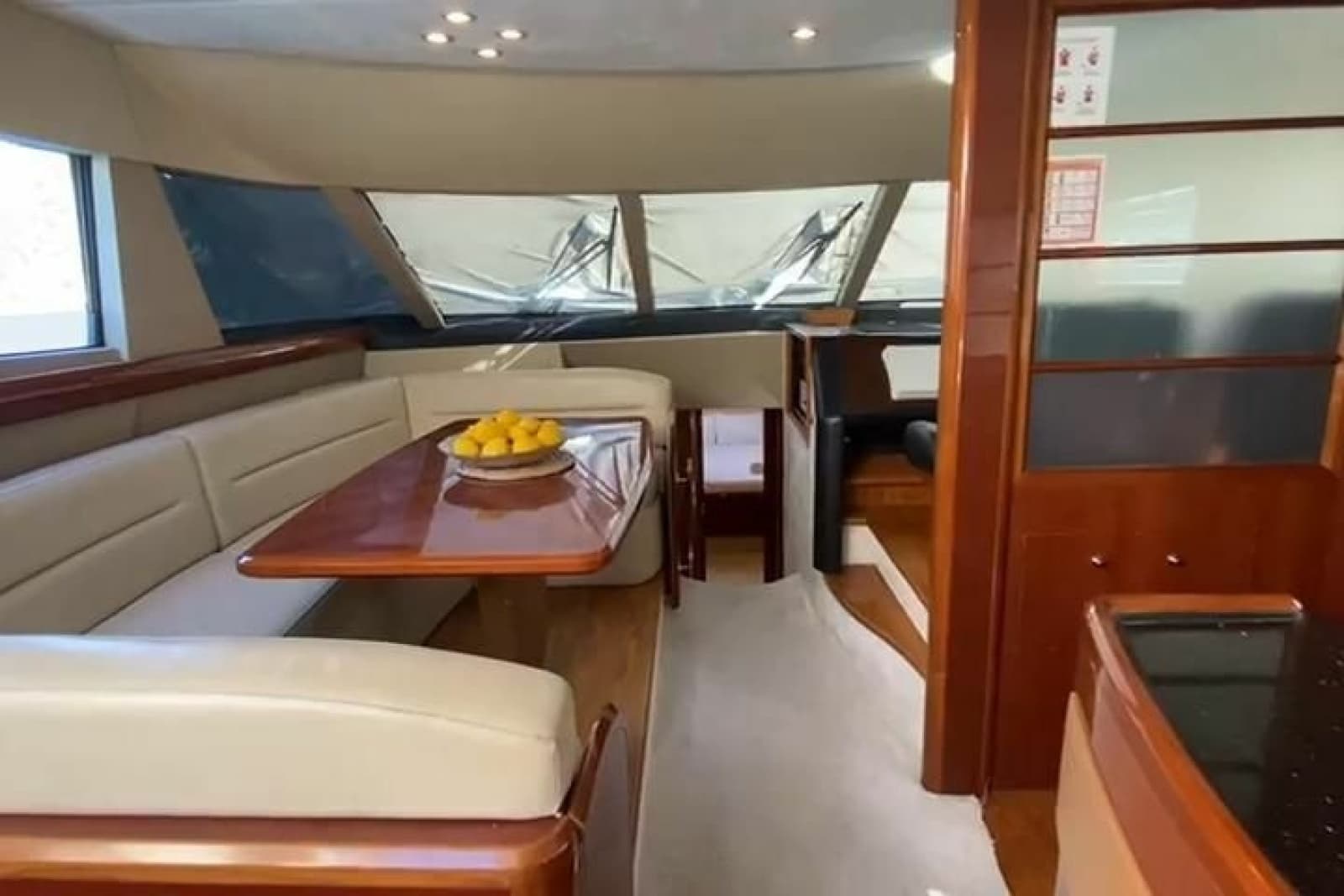 2007 Princess 21M