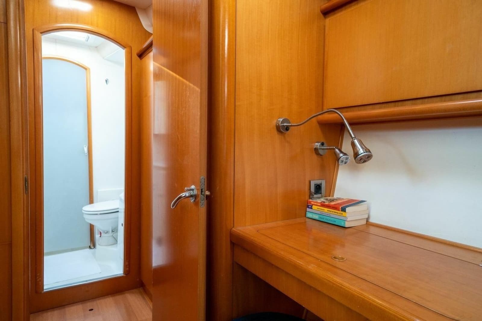 2005 Lagoon 440