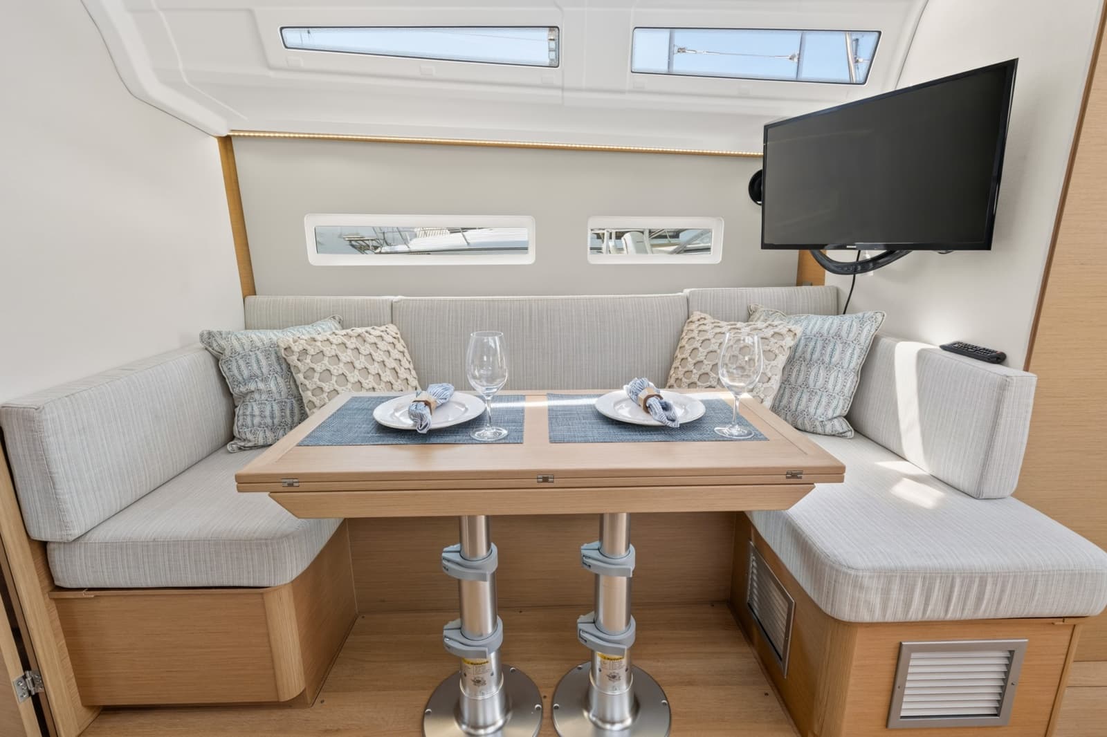 2021 Jeanneau SO 410