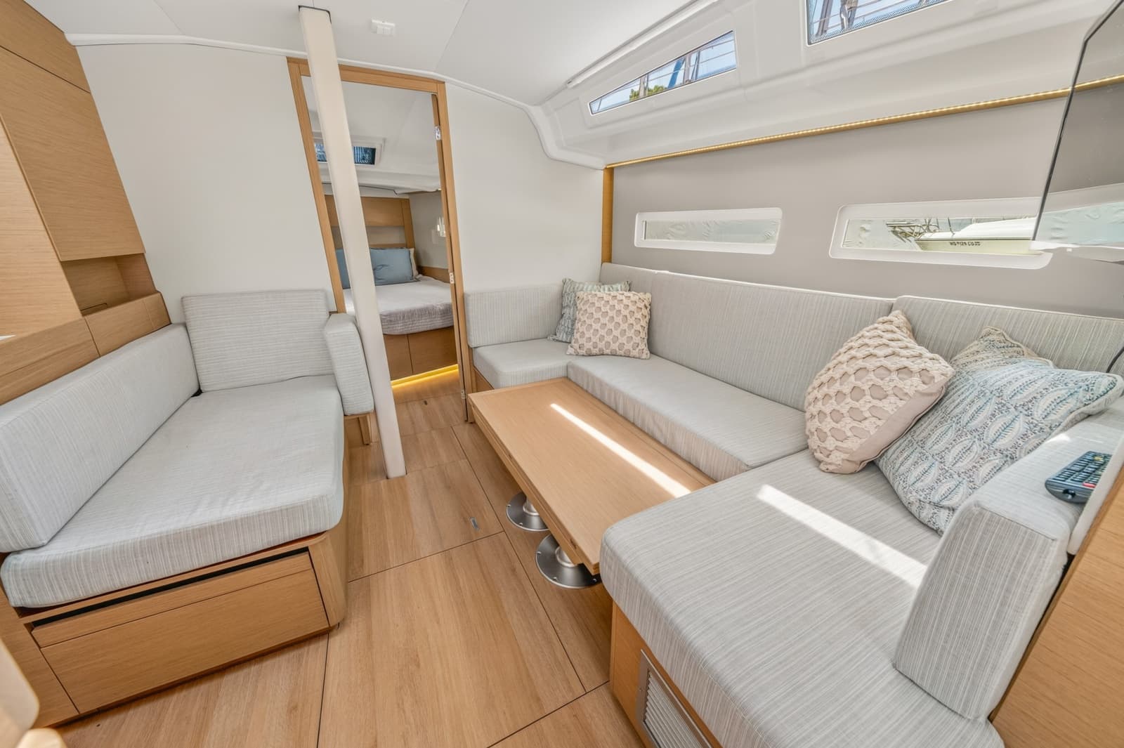 2021 Jeanneau SO 410