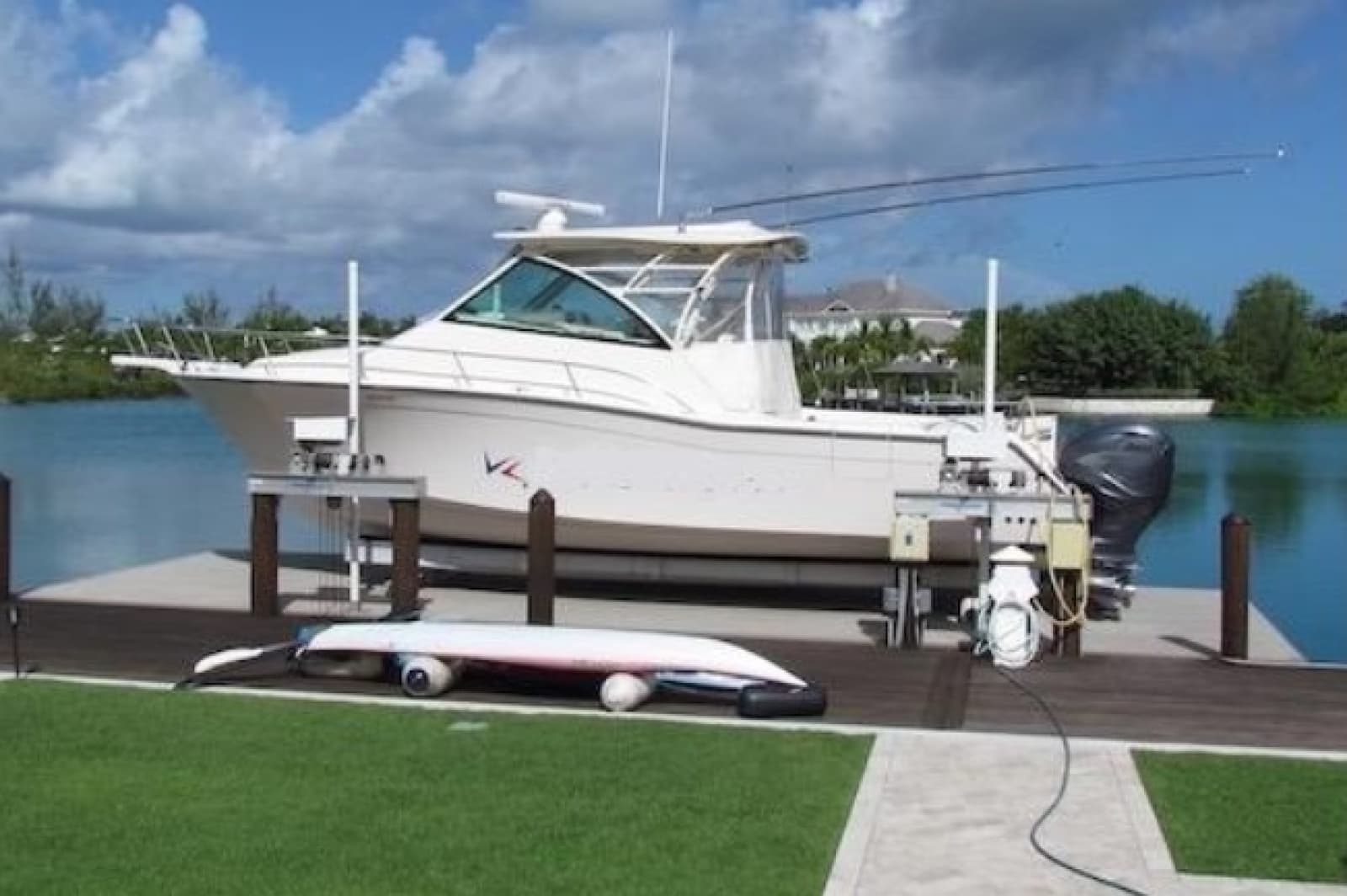 2019 Grady-White 370 Express
