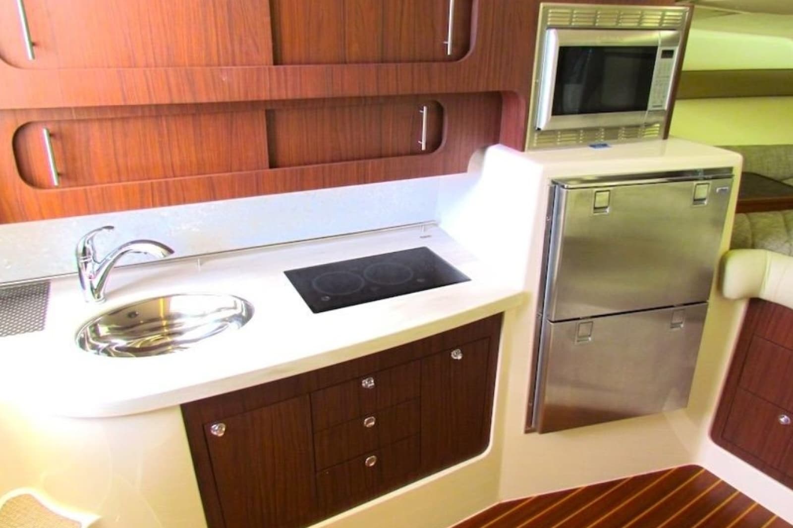 2019 Grady-White 370 Express