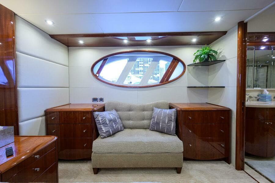 Lazzara 80 WILLYN - Master Stateroom