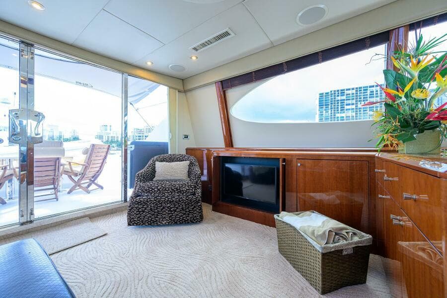 Lazzara 80 WILLYN - Enclosed Flybridge
