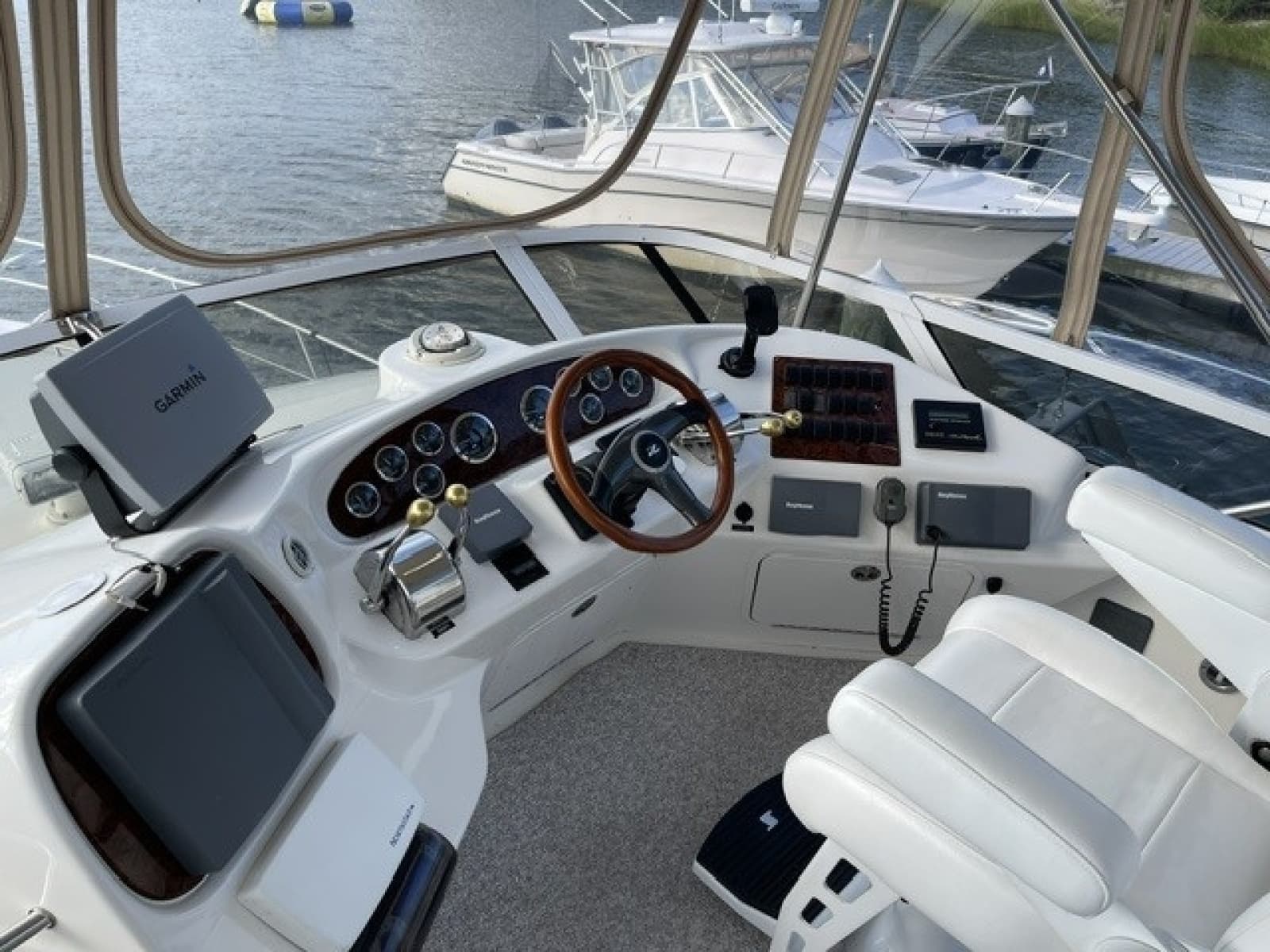 2001 Sea Ray 400 Sedan Bridge