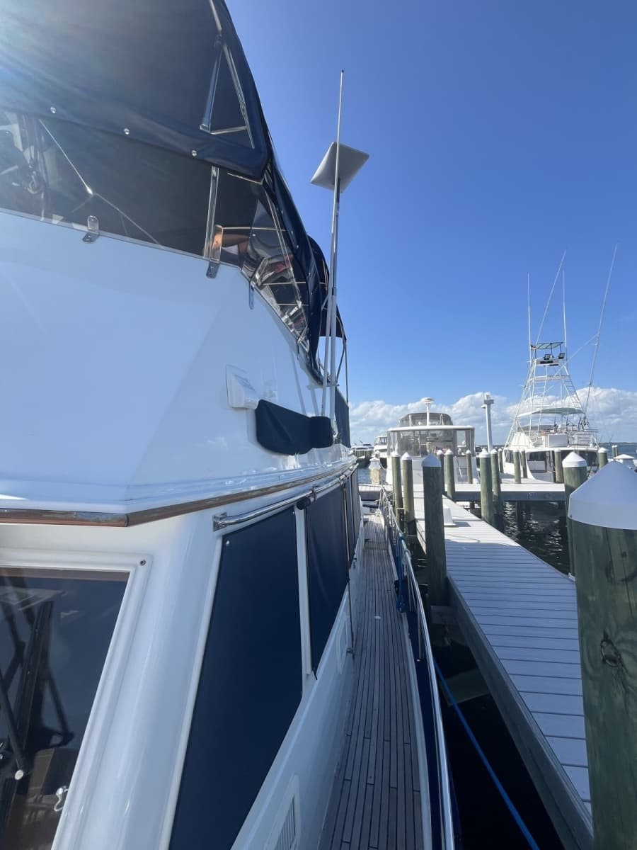 Port Sidewalk2