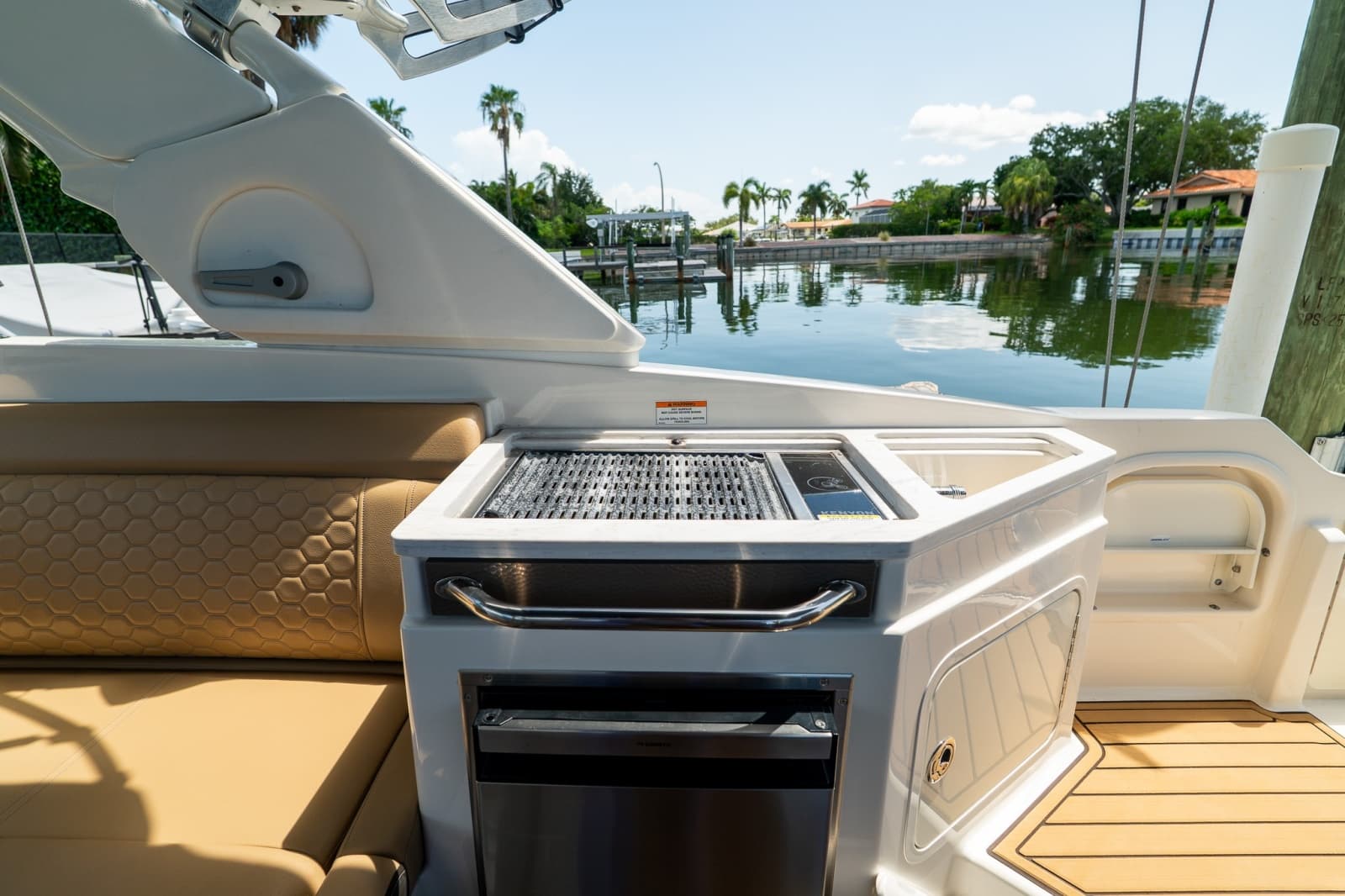 2022 Sea Ray SDX 290