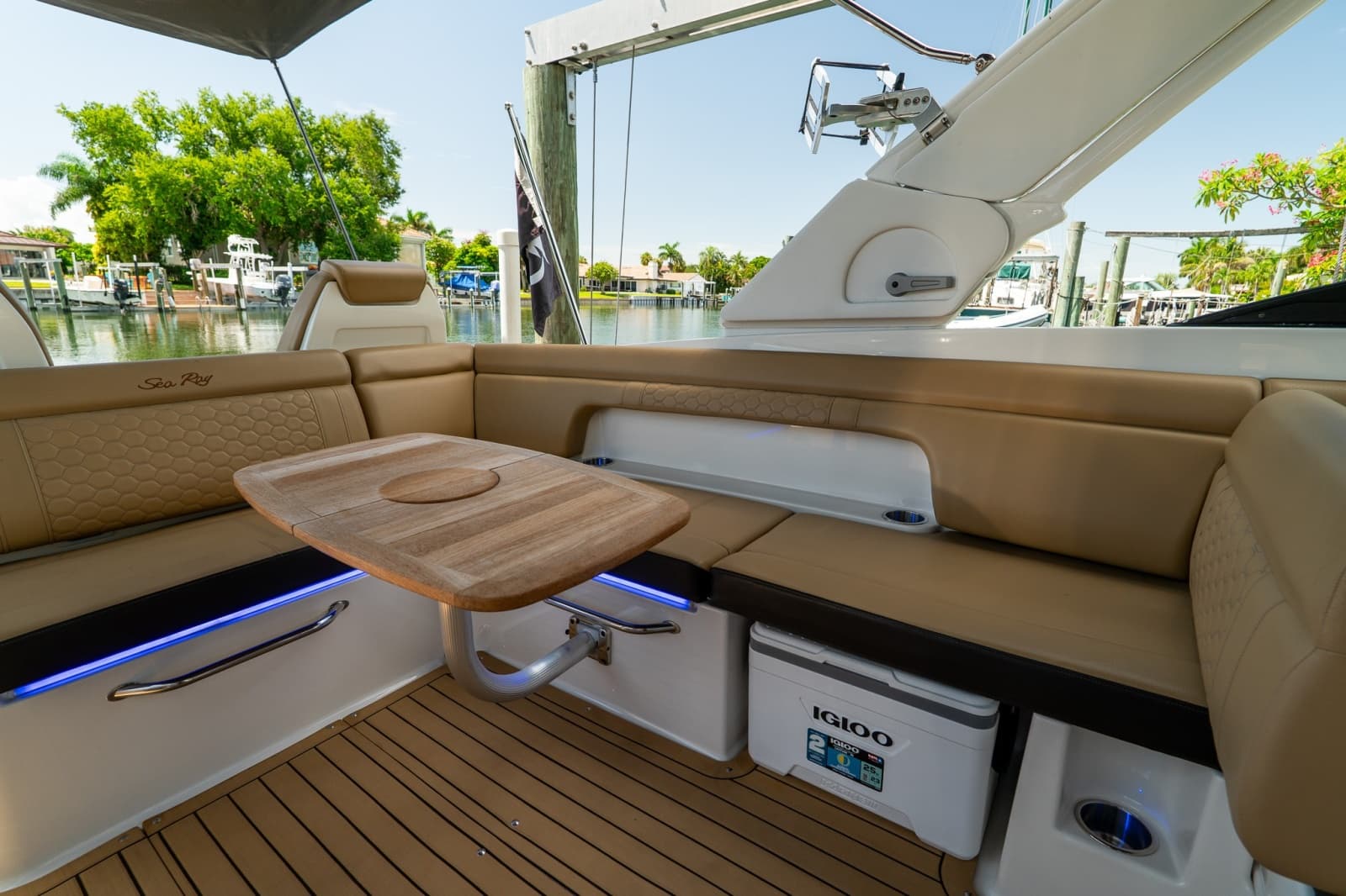2022 Sea Ray SDX 290
