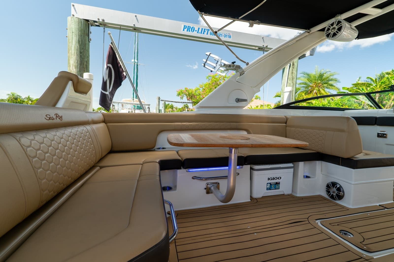 2022 Sea Ray SDX 290
