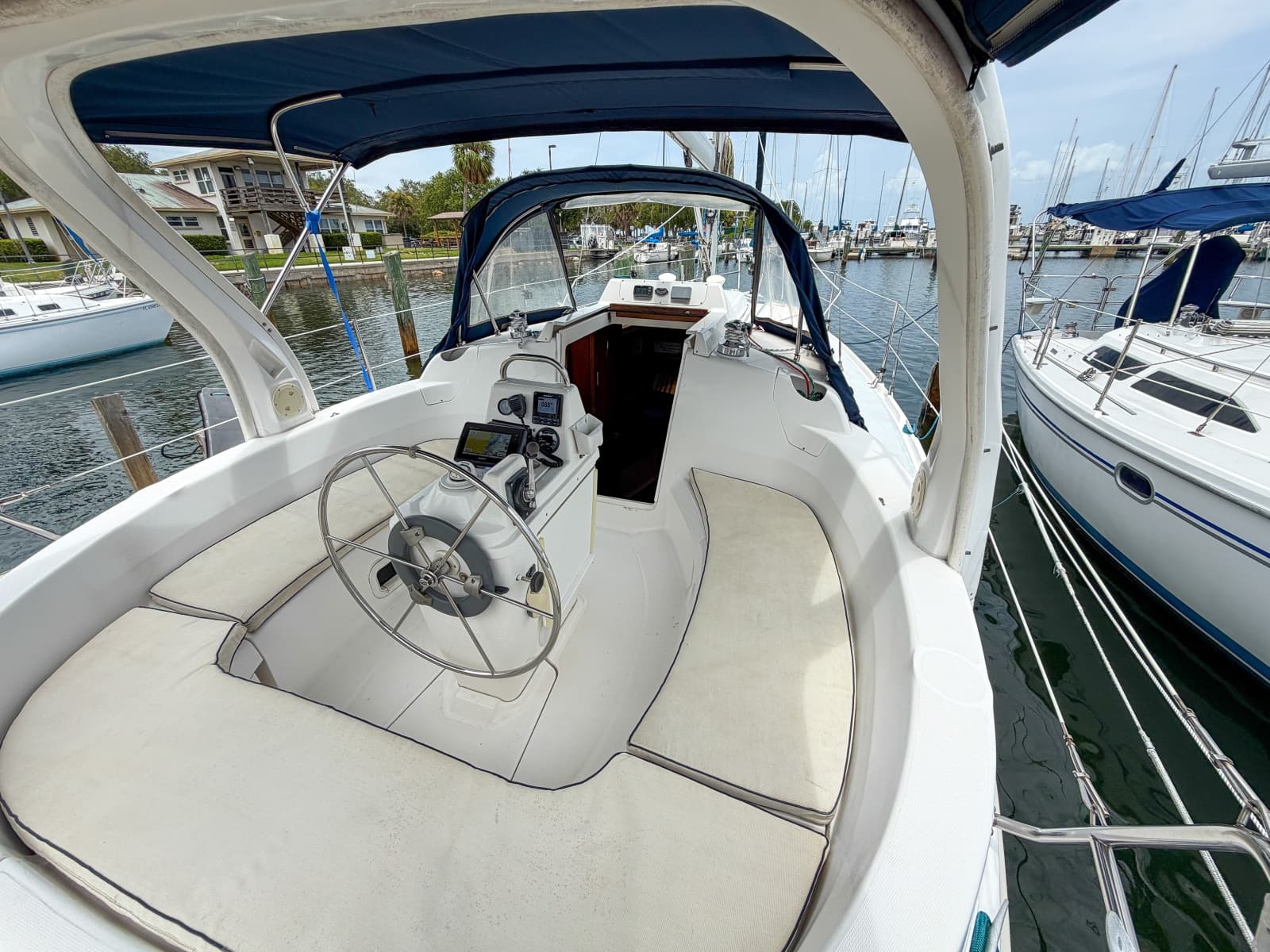1999 Hunter 310