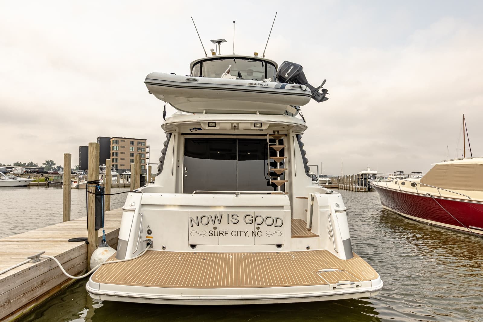 2002 Carver 530 Voyager Sky Lounge