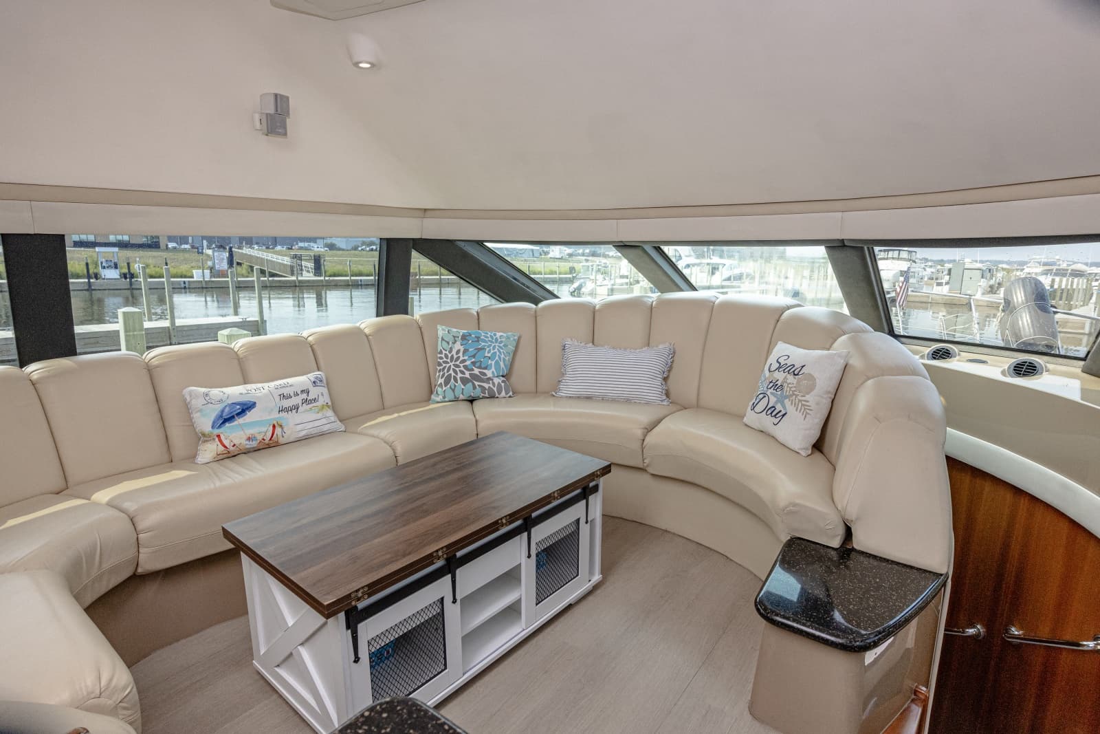 2002 Carver 530 Voyager Sky Lounge