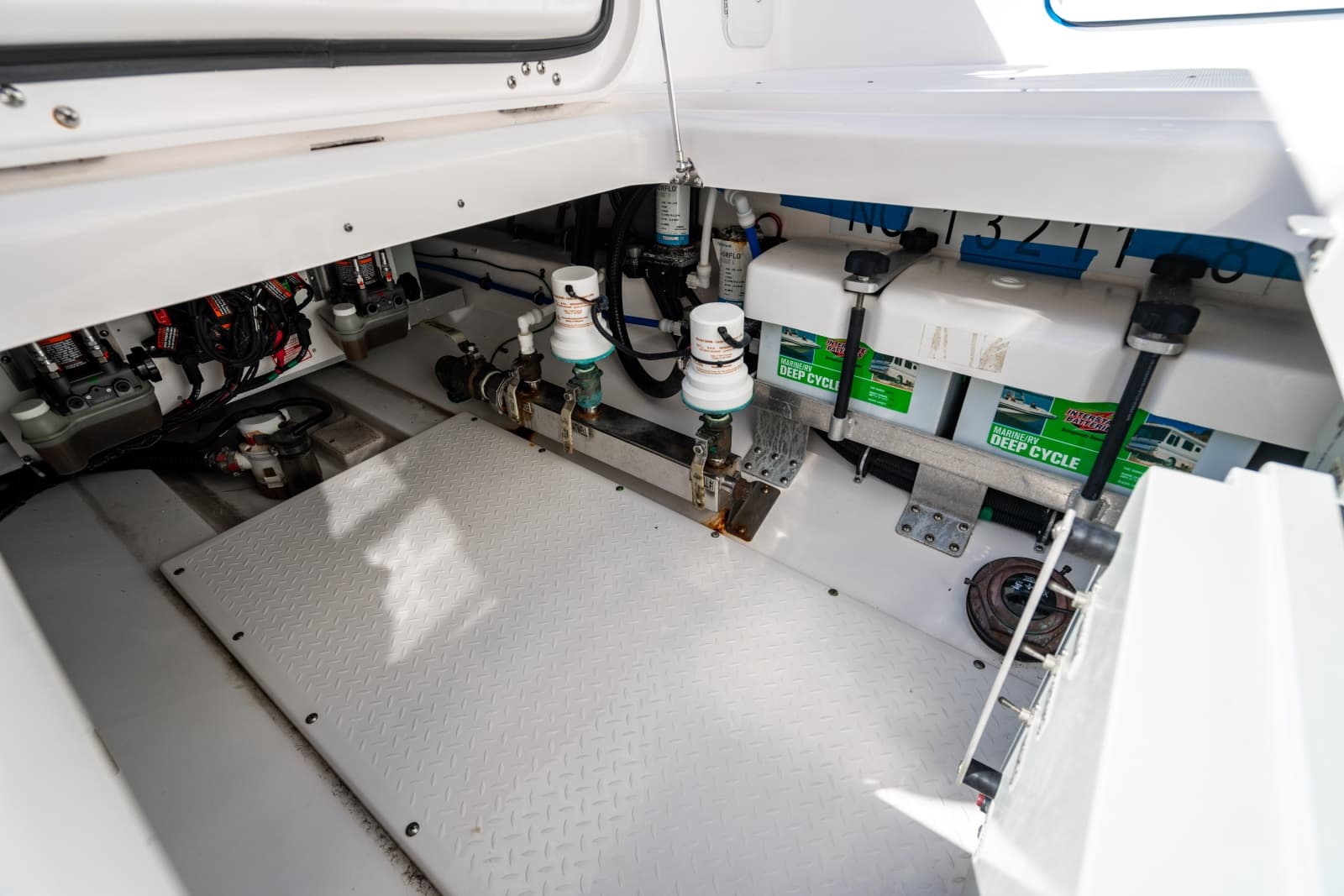 2019 Everglades 355 Center Console