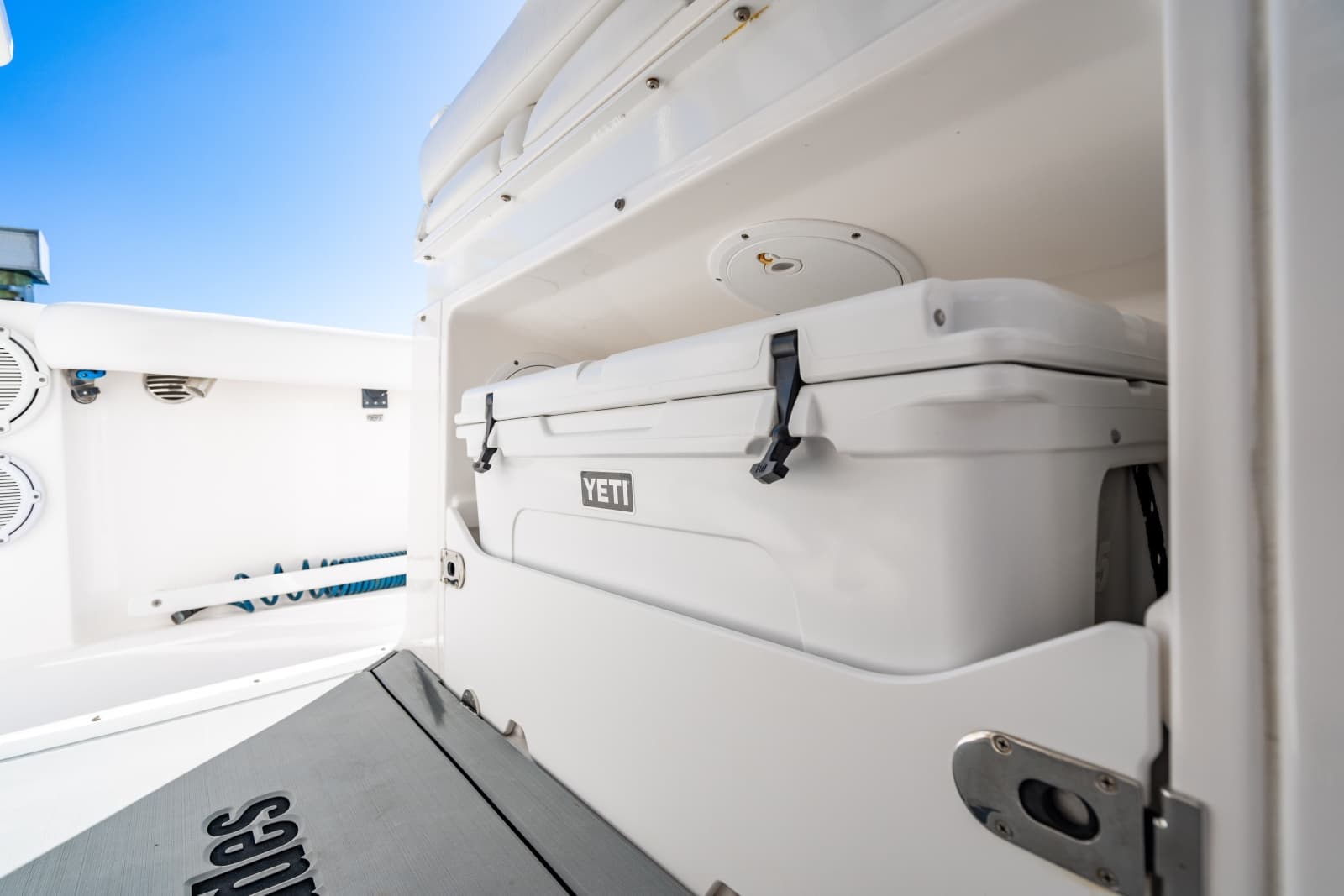 2019 Everglades 355 Center Console