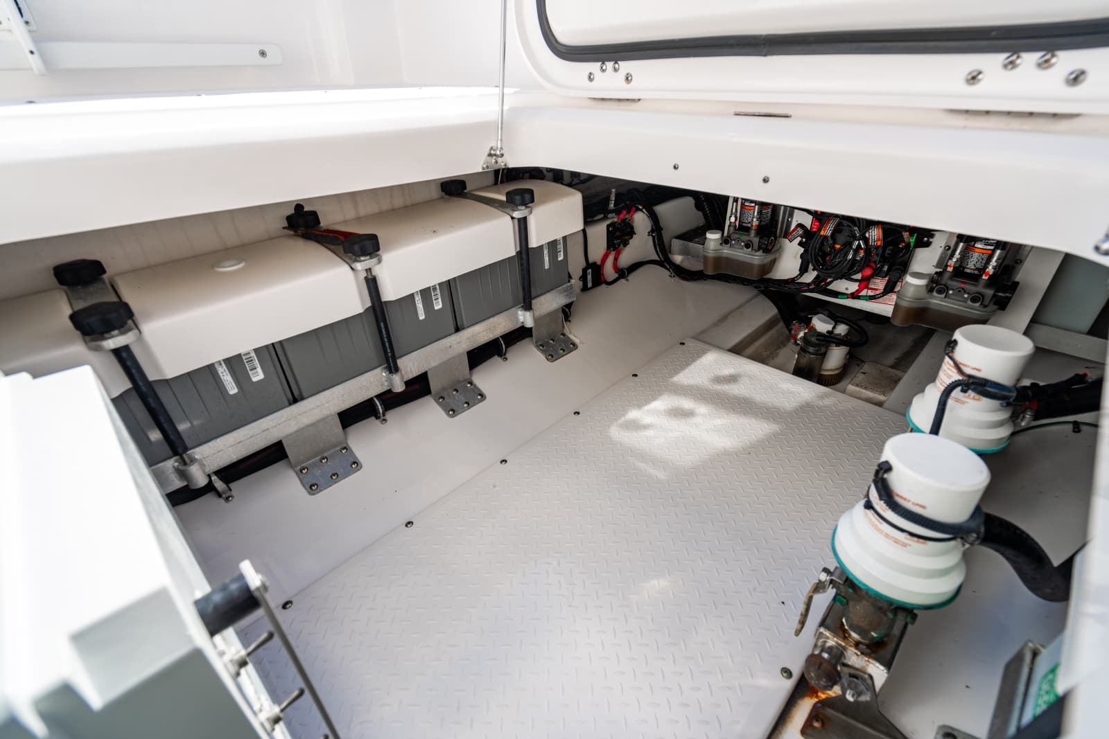 2019 Everglades 355 Center Console