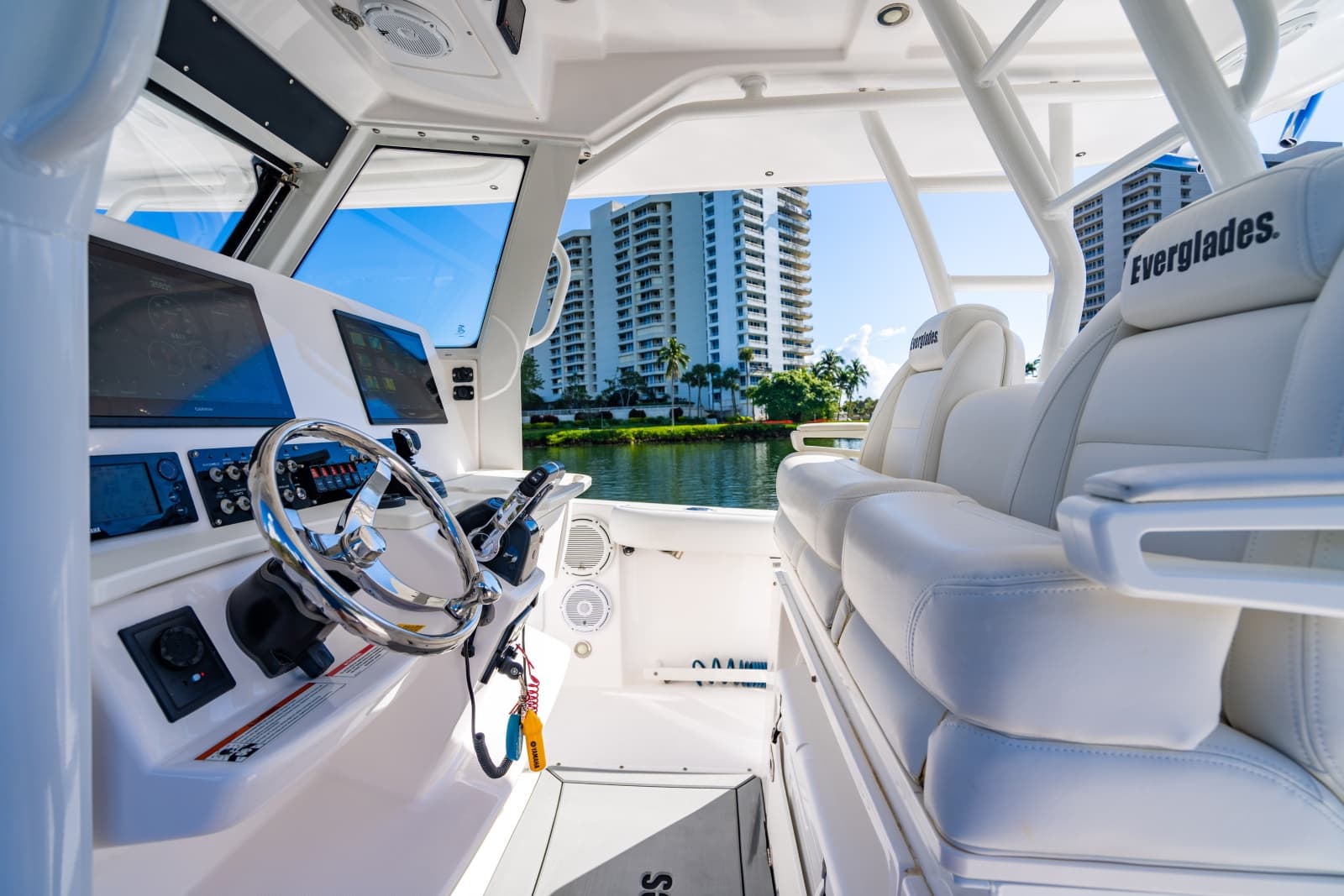 2019 Everglades 355 Center Console