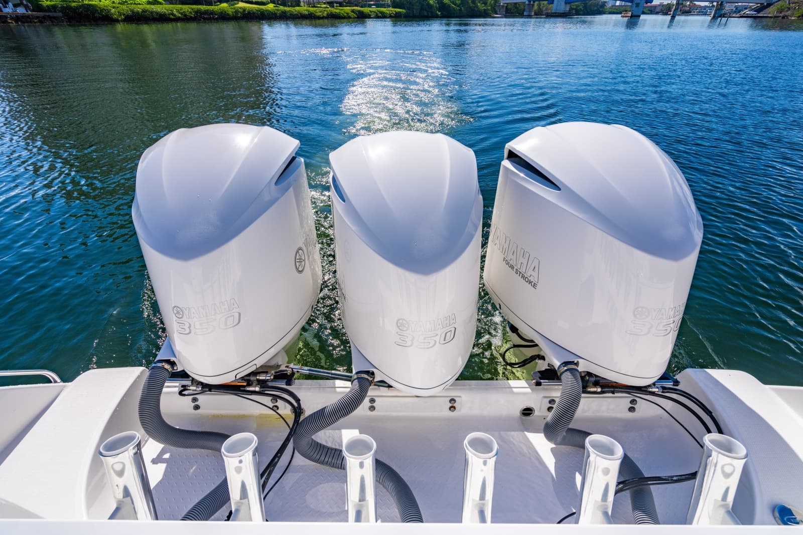 2019 Everglades 355 Center Console