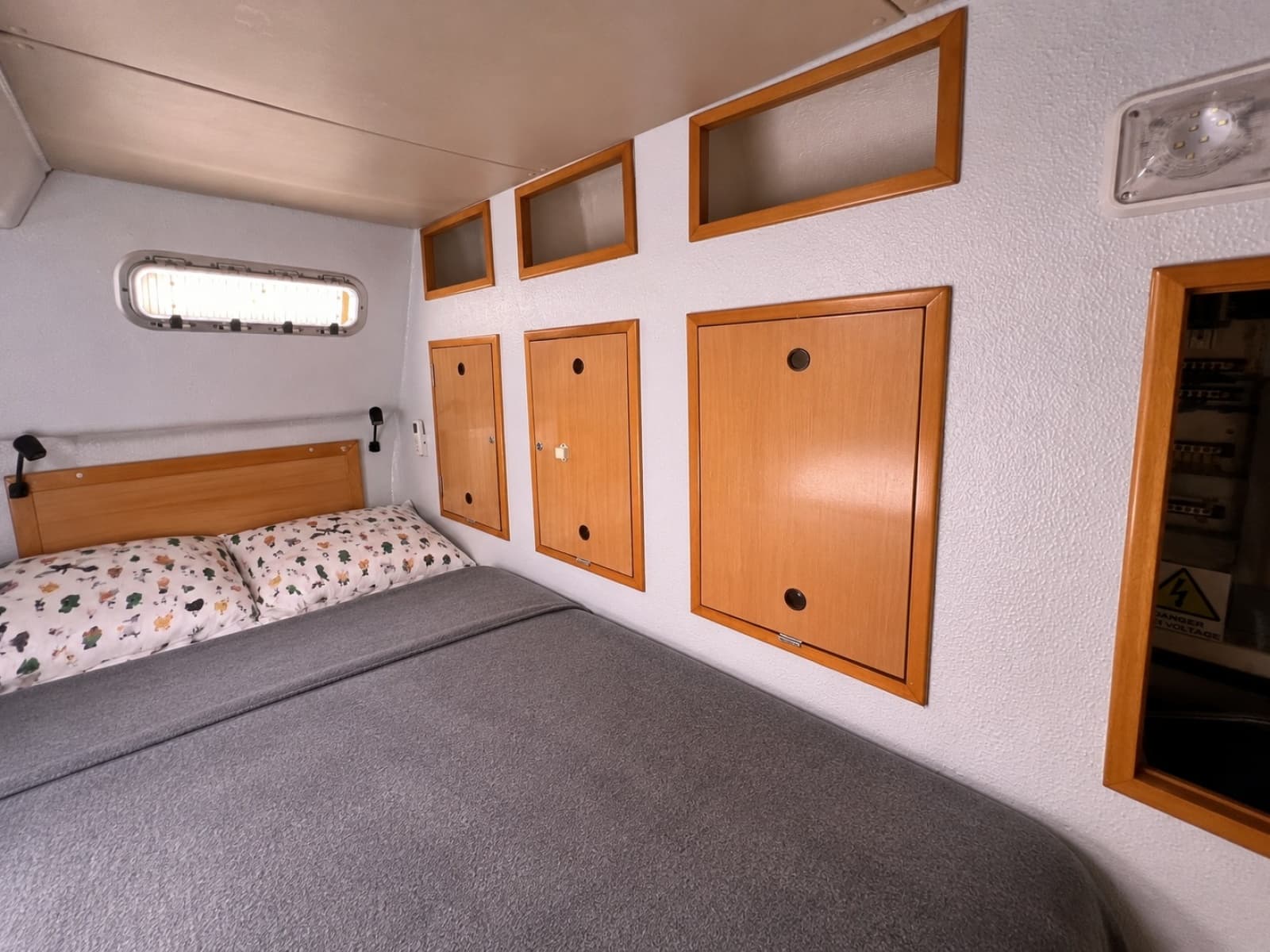 2008 Admiral 40 Cruiser