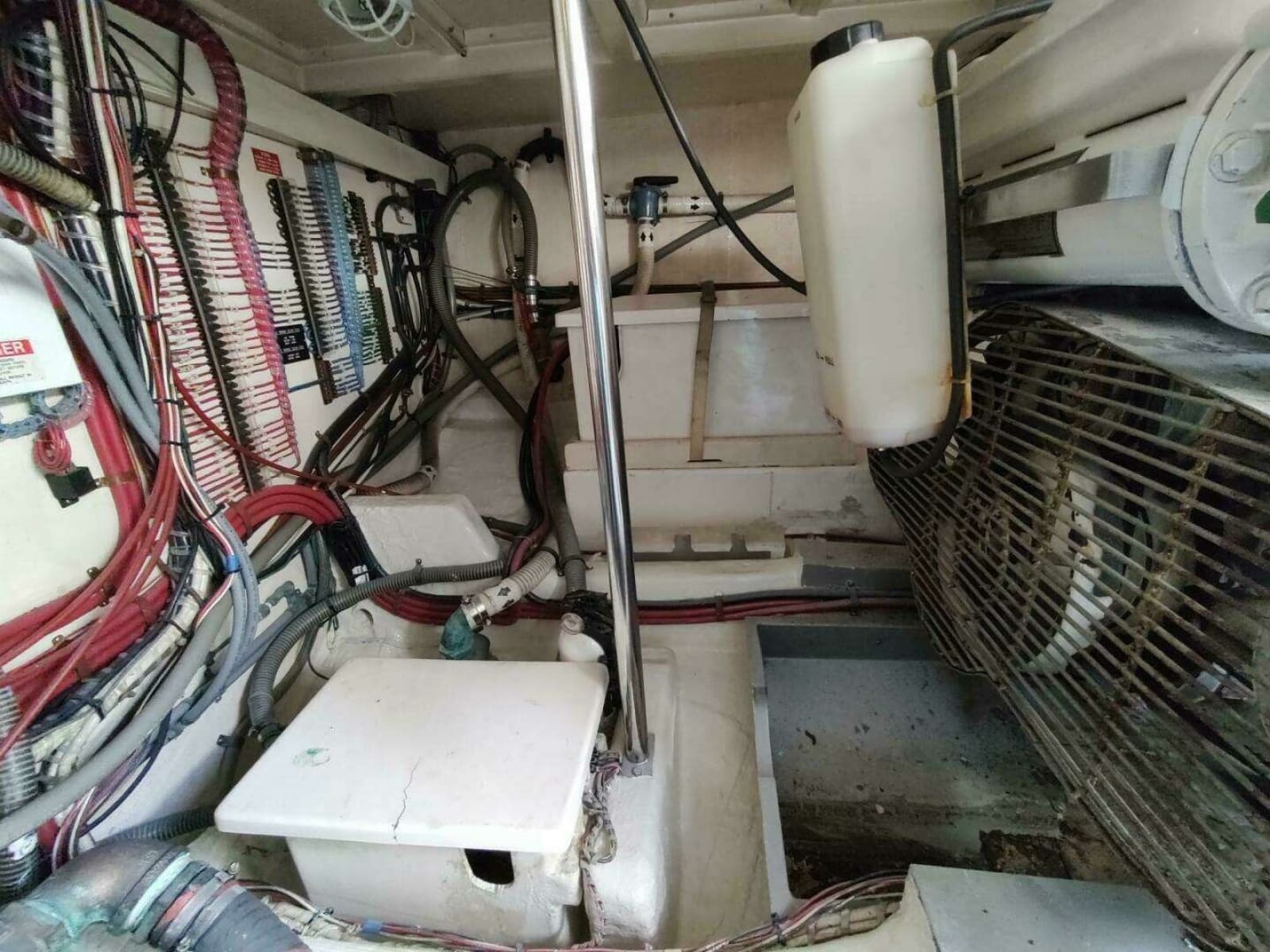 1996 Grand Banks Eastbay 40 Flybridge