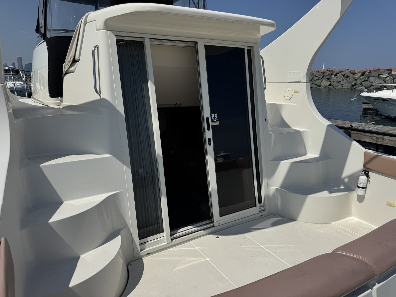 1998 Carver 35 Mariner