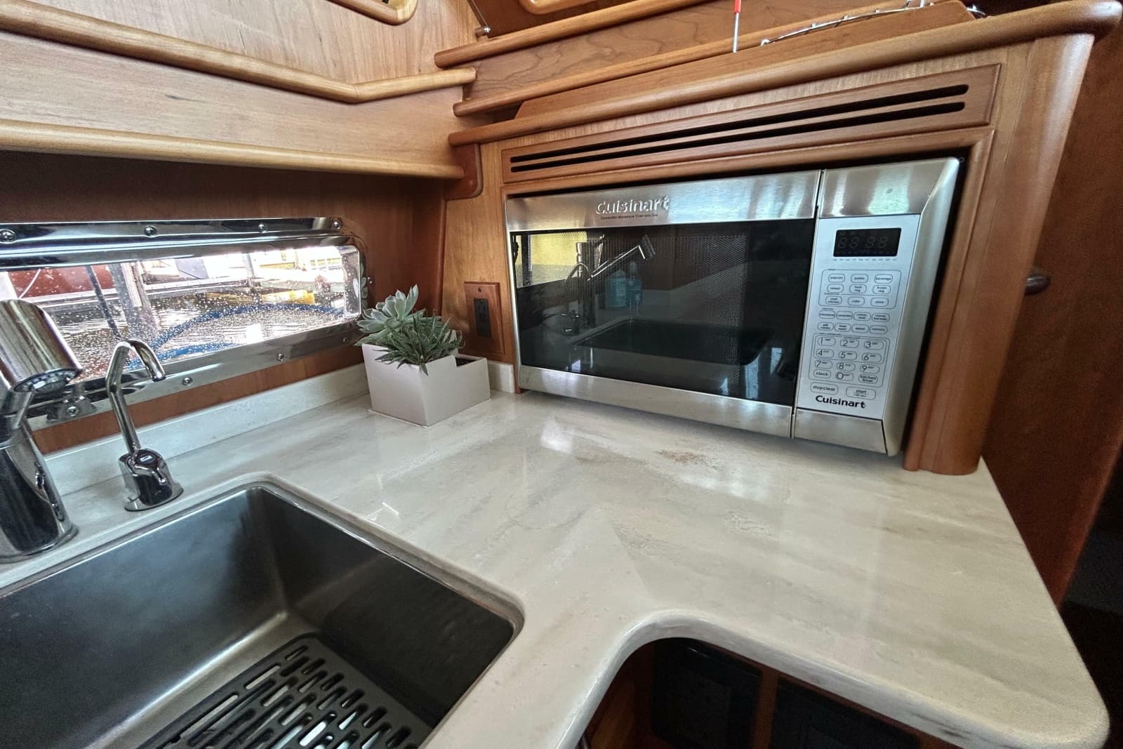 2022 Sabre 45 Salon Express