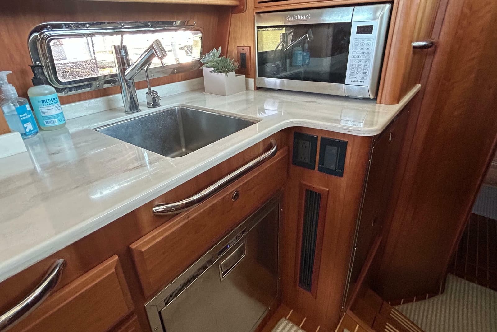 2022 Sabre 45 Salon Express